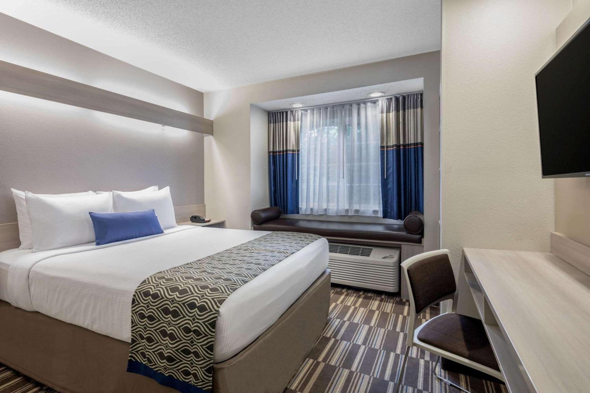 Microtel Inn & Suites by Wyndham Atlanta Buckhead Area photo 12