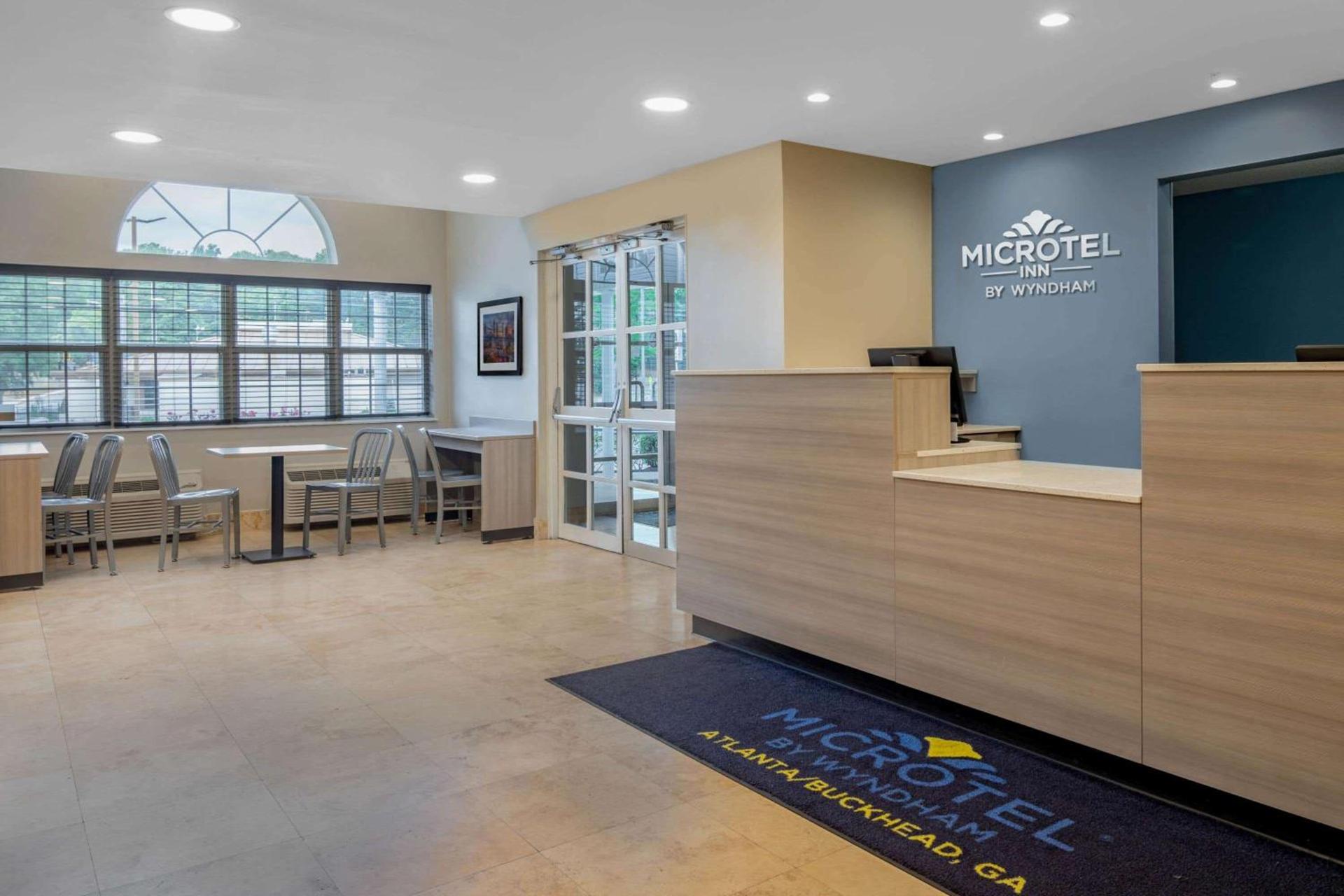 Microtel Inn & Suites by Wyndham Atlanta Buckhead Area photo 3