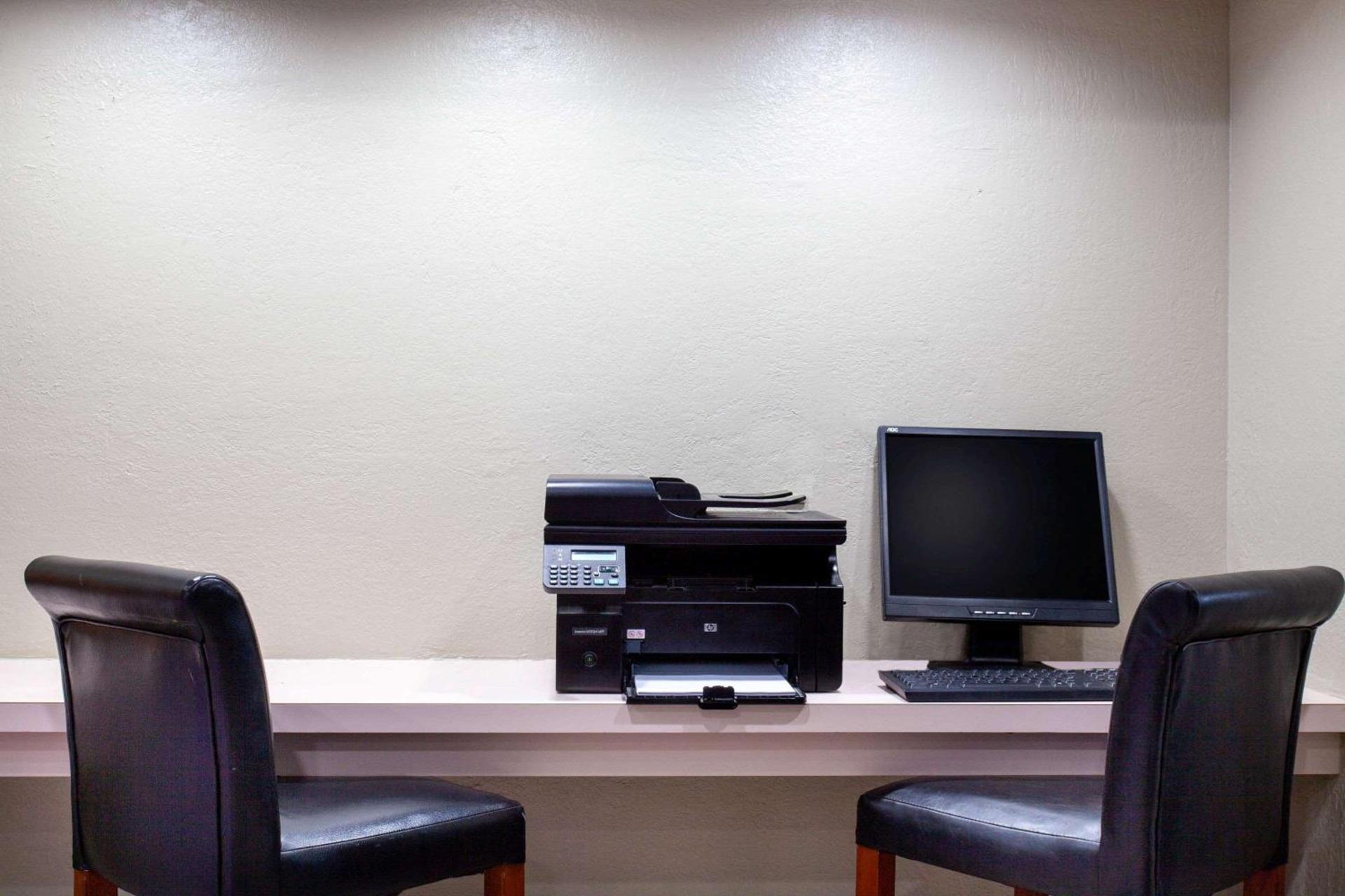 Travelodge by Wyndham Deltona photo 28