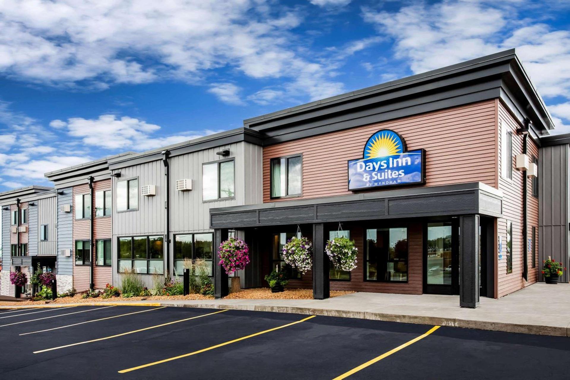 Days Inn & Suites by Wyndham Duluth by the Mall — hotel in Duluth