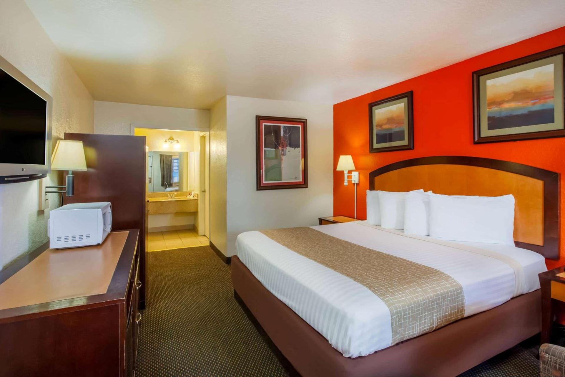 Travelodge by Wyndham Houston Hobby Airport photo 31
