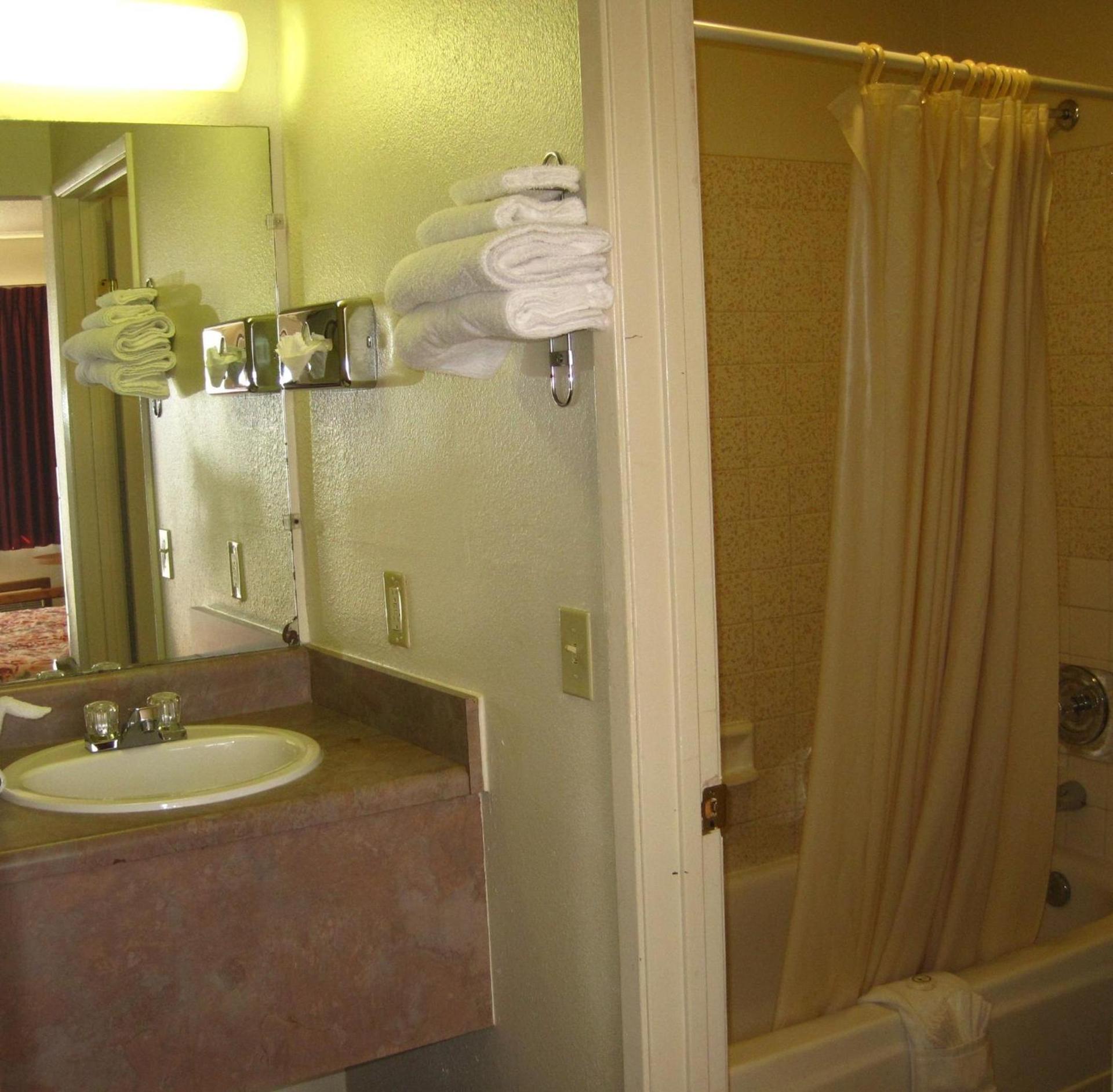 EZ 8 Motel Old Town photo 14