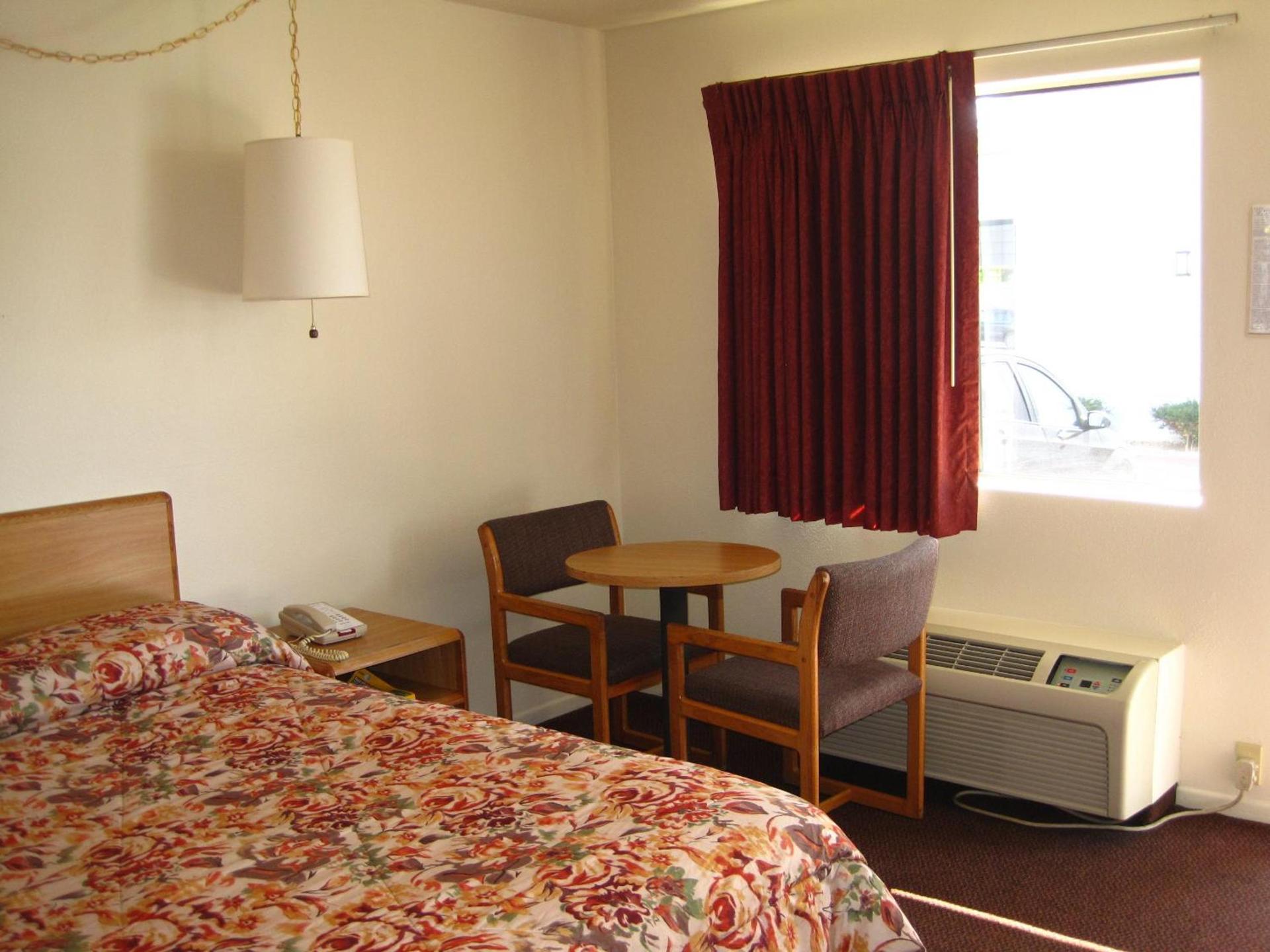 EZ 8 Motel Old Town photo 10