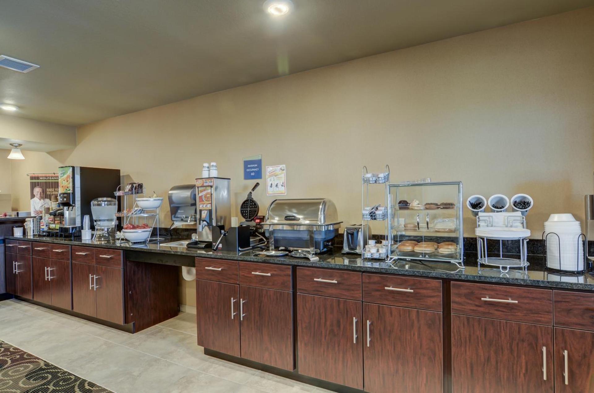 Cobblestone Inn & Suites-Kersey photo 28
