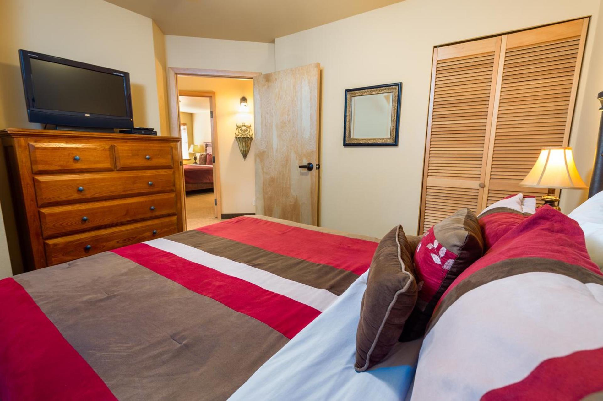 Icicle Village Resort photo 33