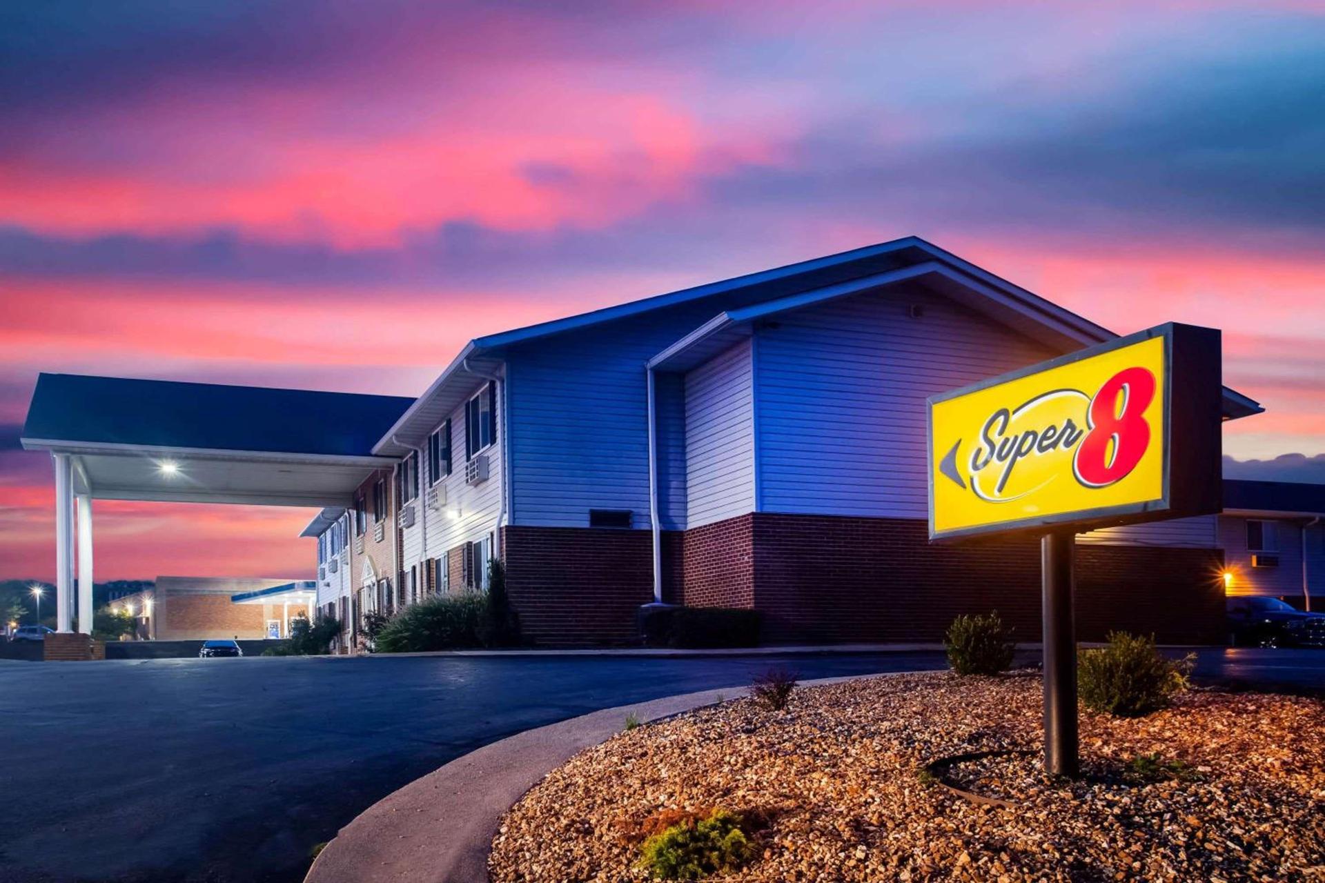Super 8 by Wyndham Washington photo 3