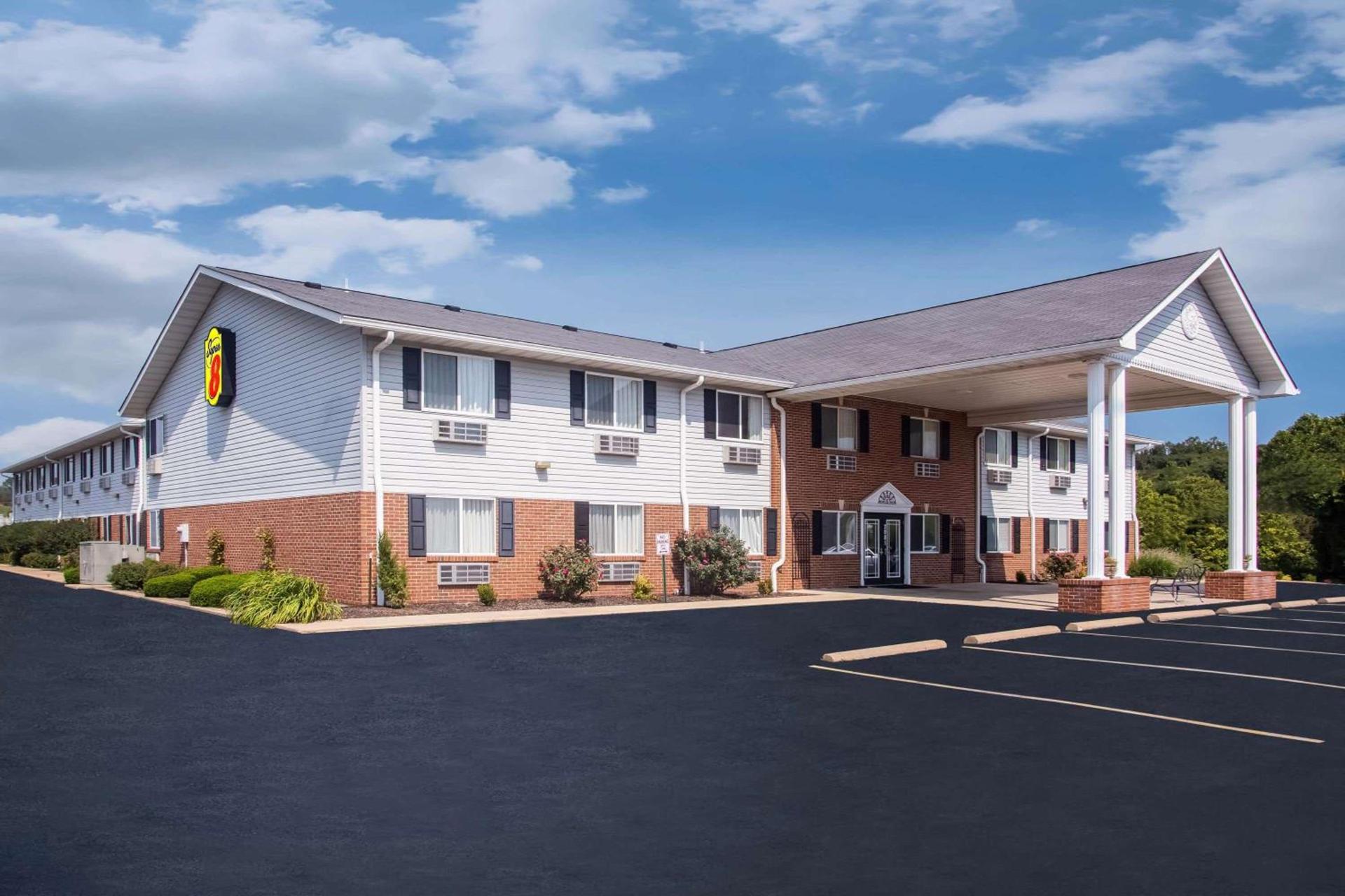 Super 8 by Wyndham Washington — hotel in Washington
