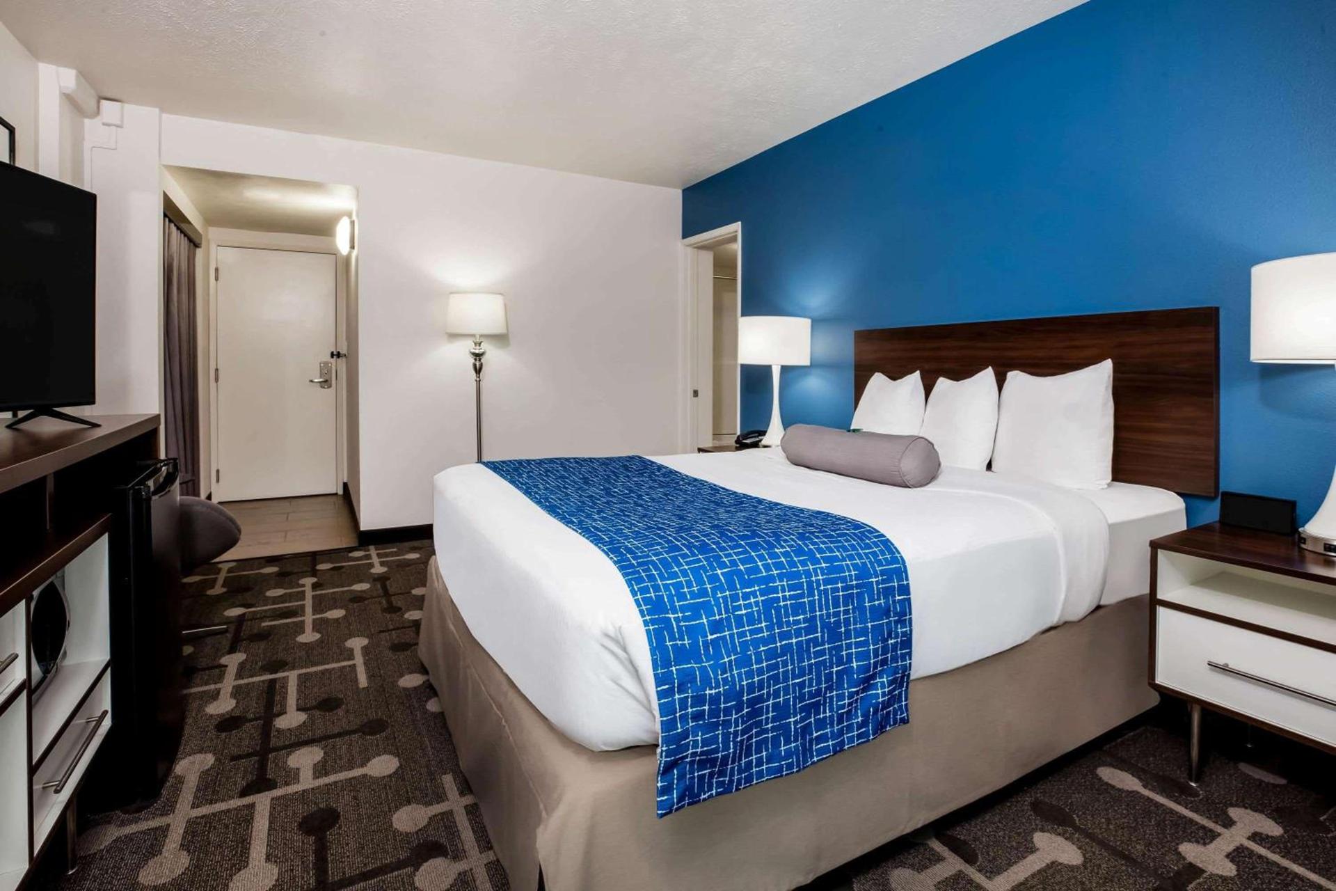 Baymont by Wyndham Spokane photo 3