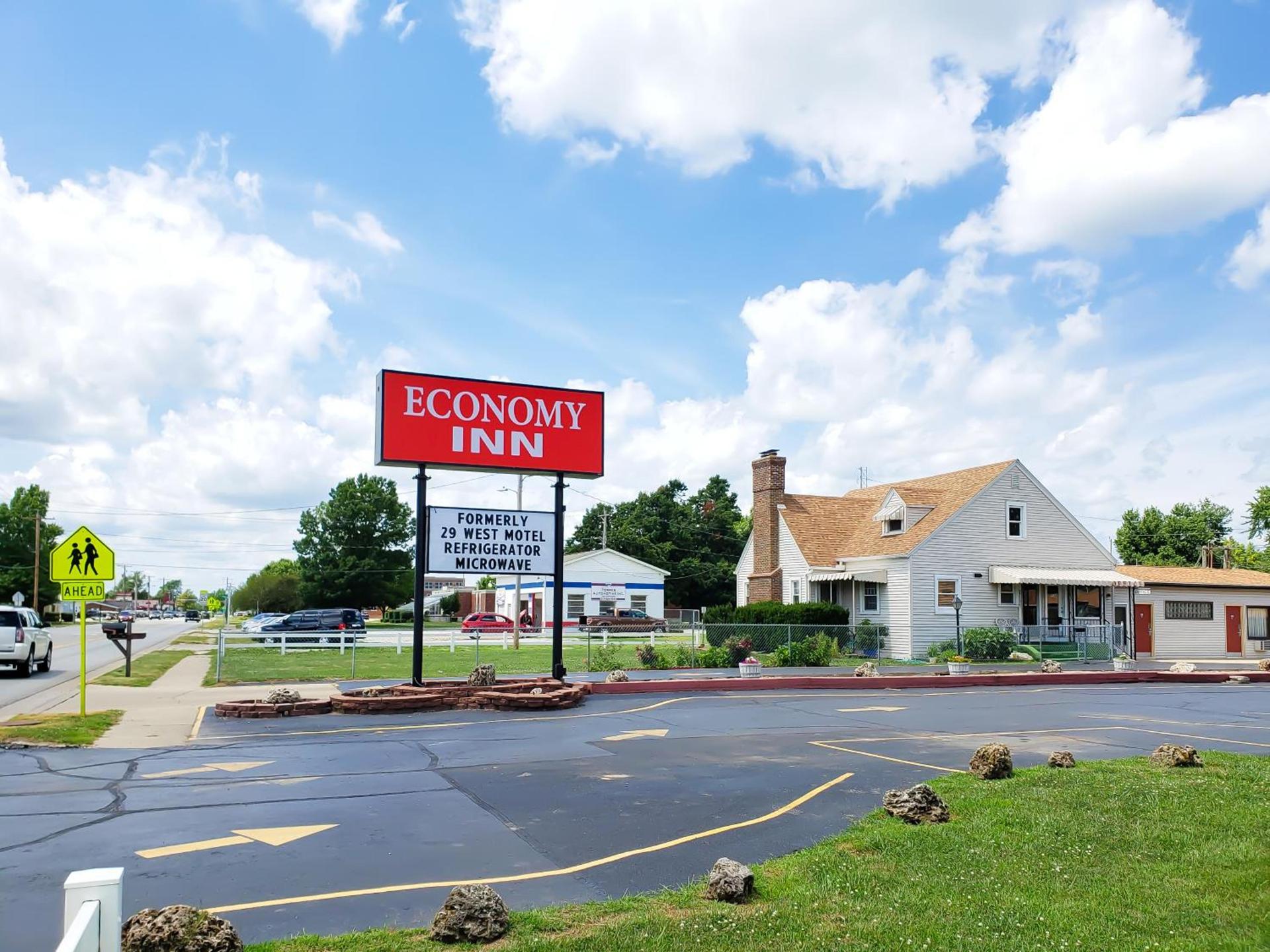 Economy Inn photo 1