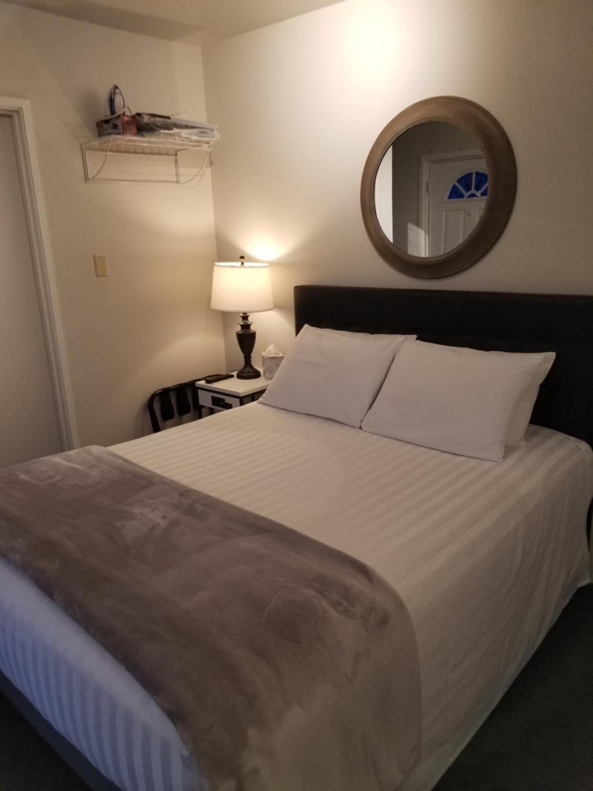 Deep Water Inn photo 2