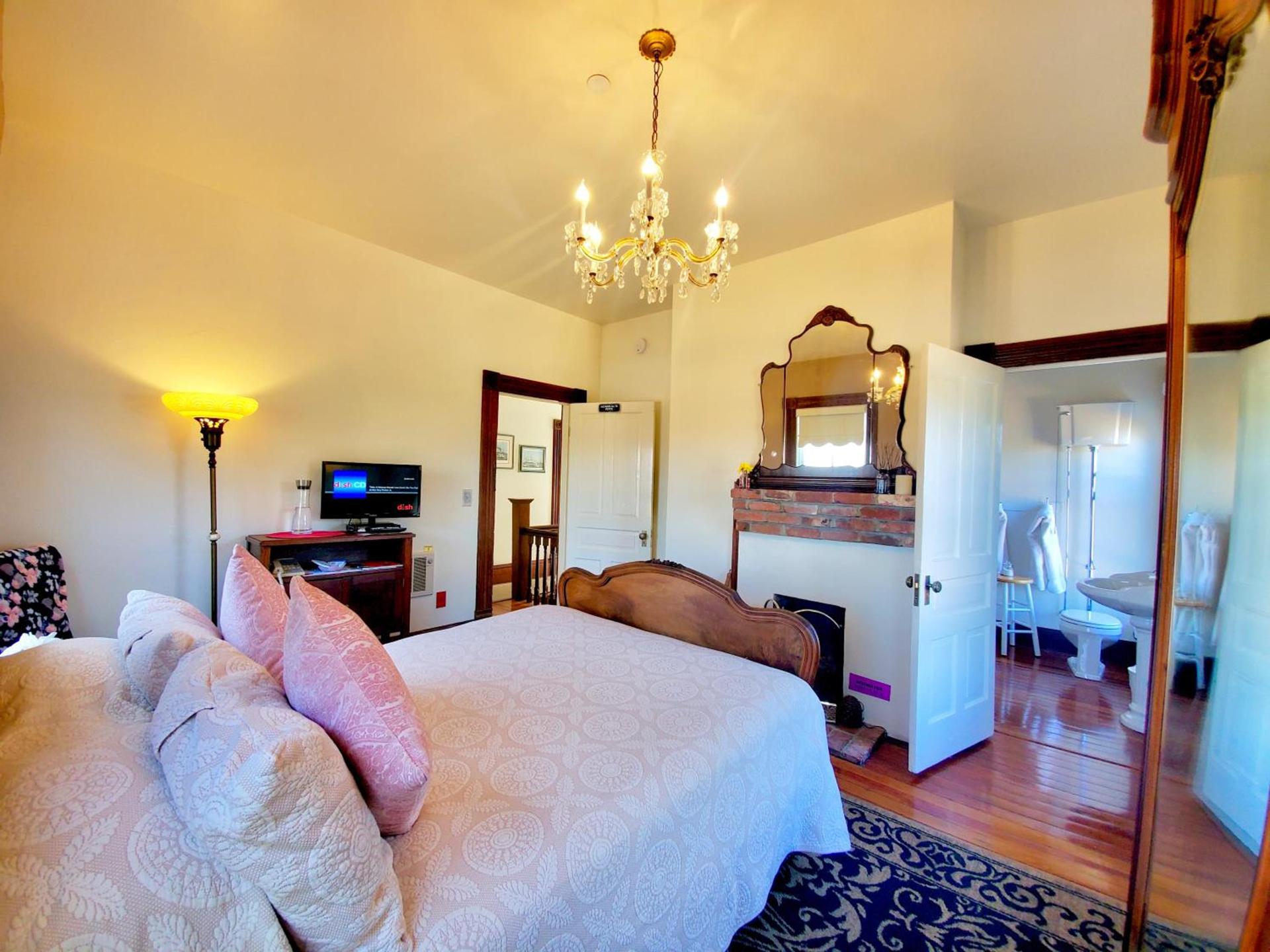 Captain's Inn at Moss Landing photo 4