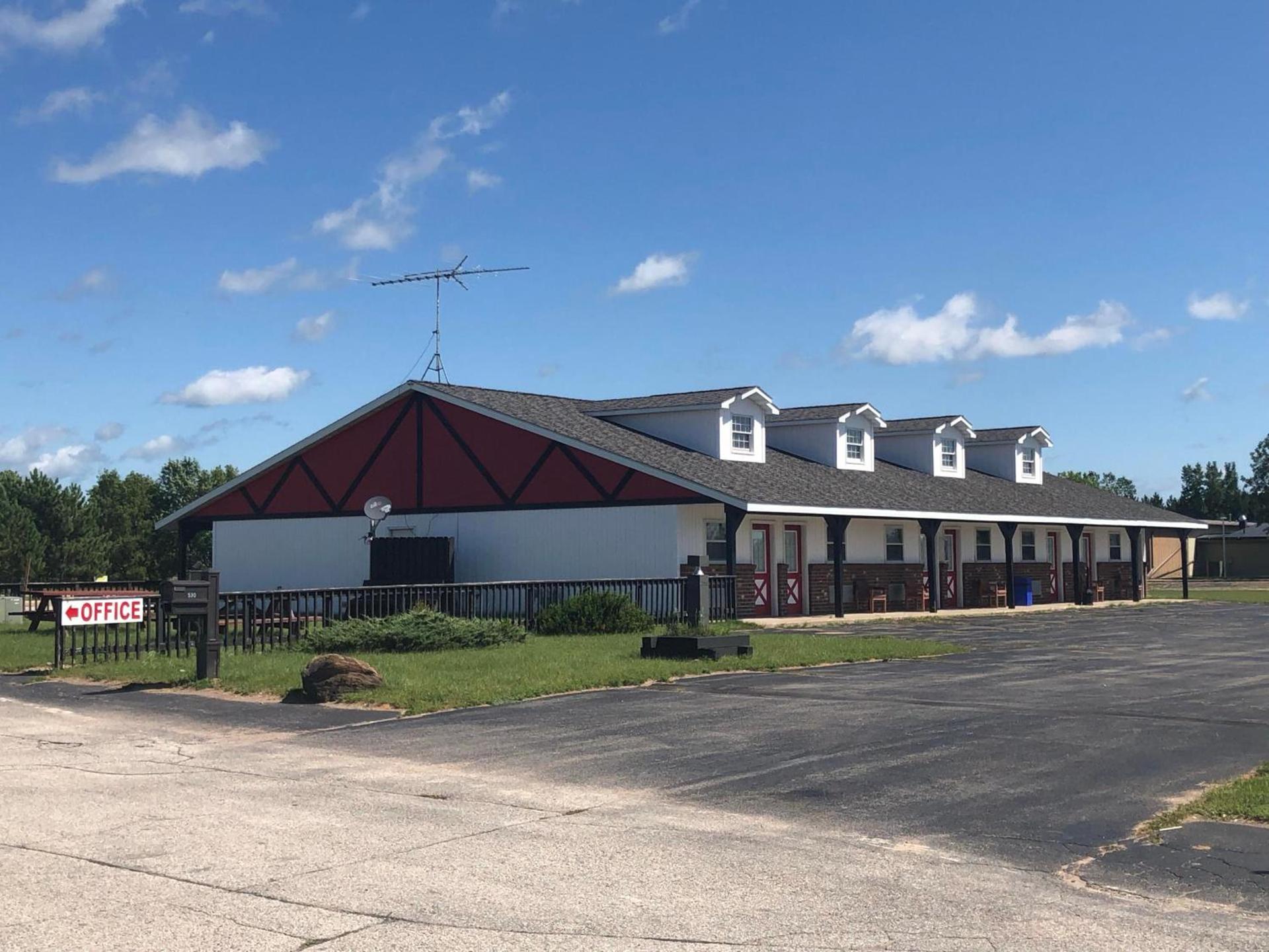 Exxon Quik Stop & Motel photo 11