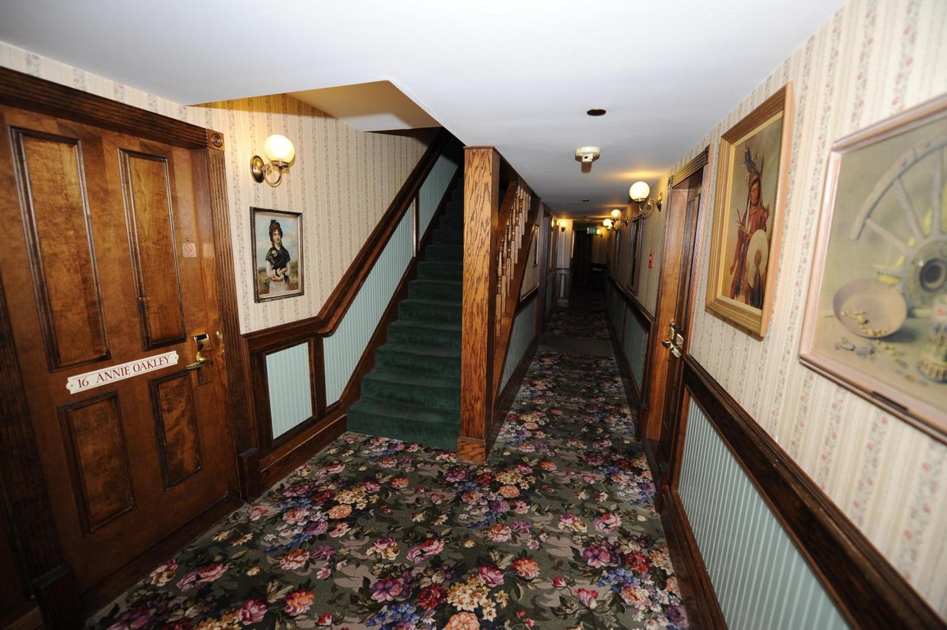 Saddleback Inn at Lake Arrowhead photo 3
