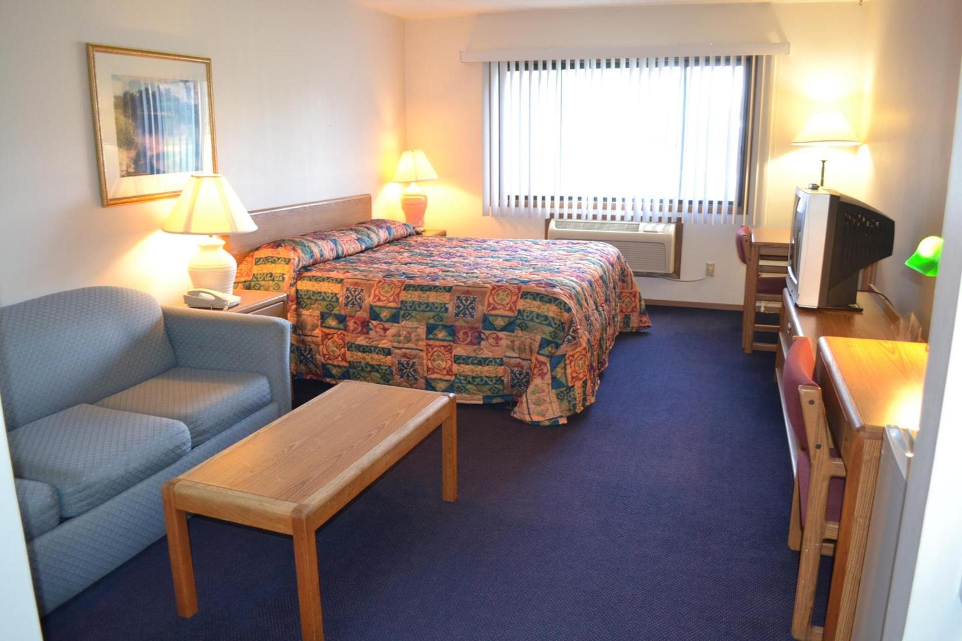 Sky Lodge Inn & Suites - Delavan photo 23