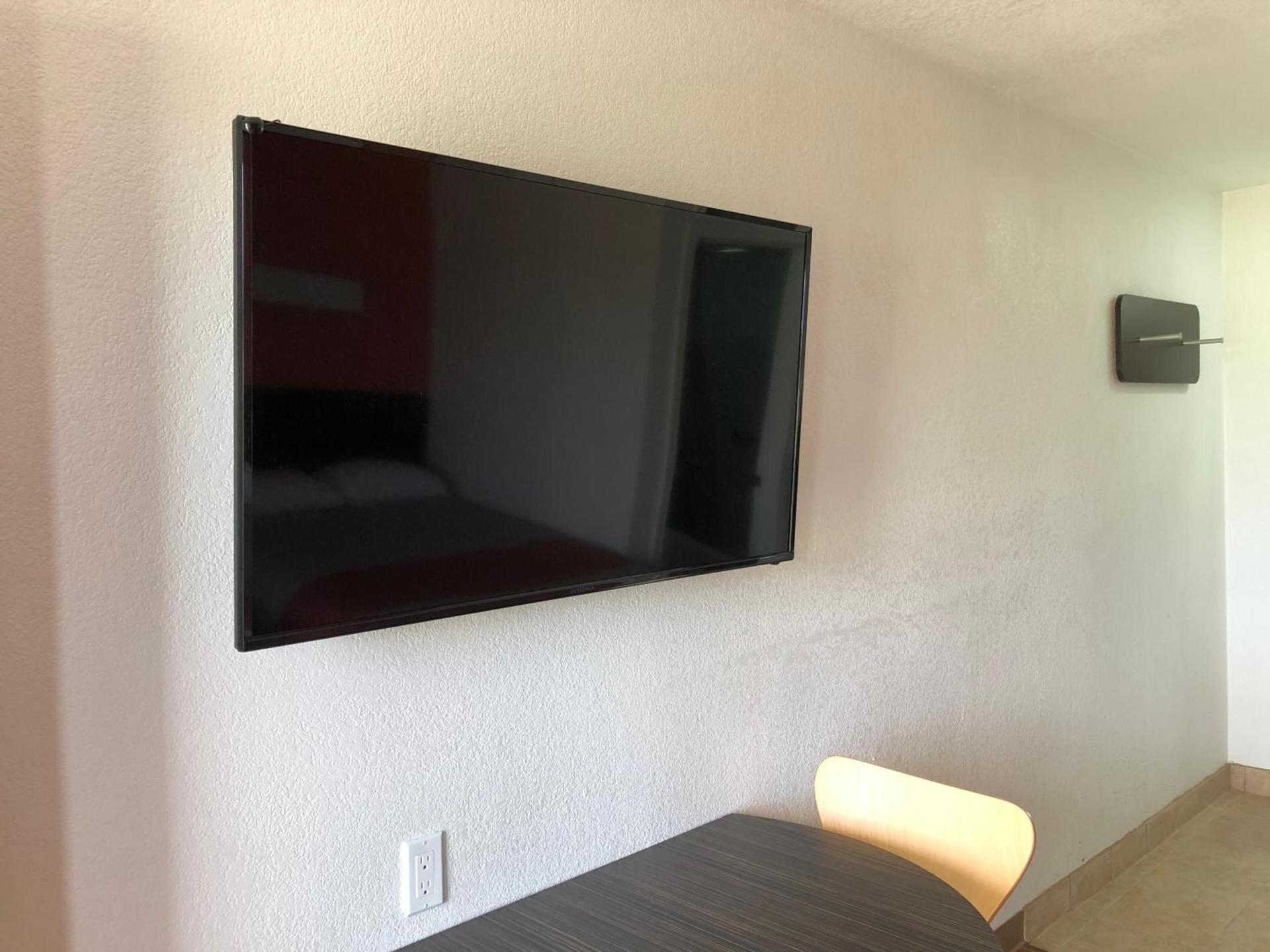Motel 6-Clute, TX photo 16
