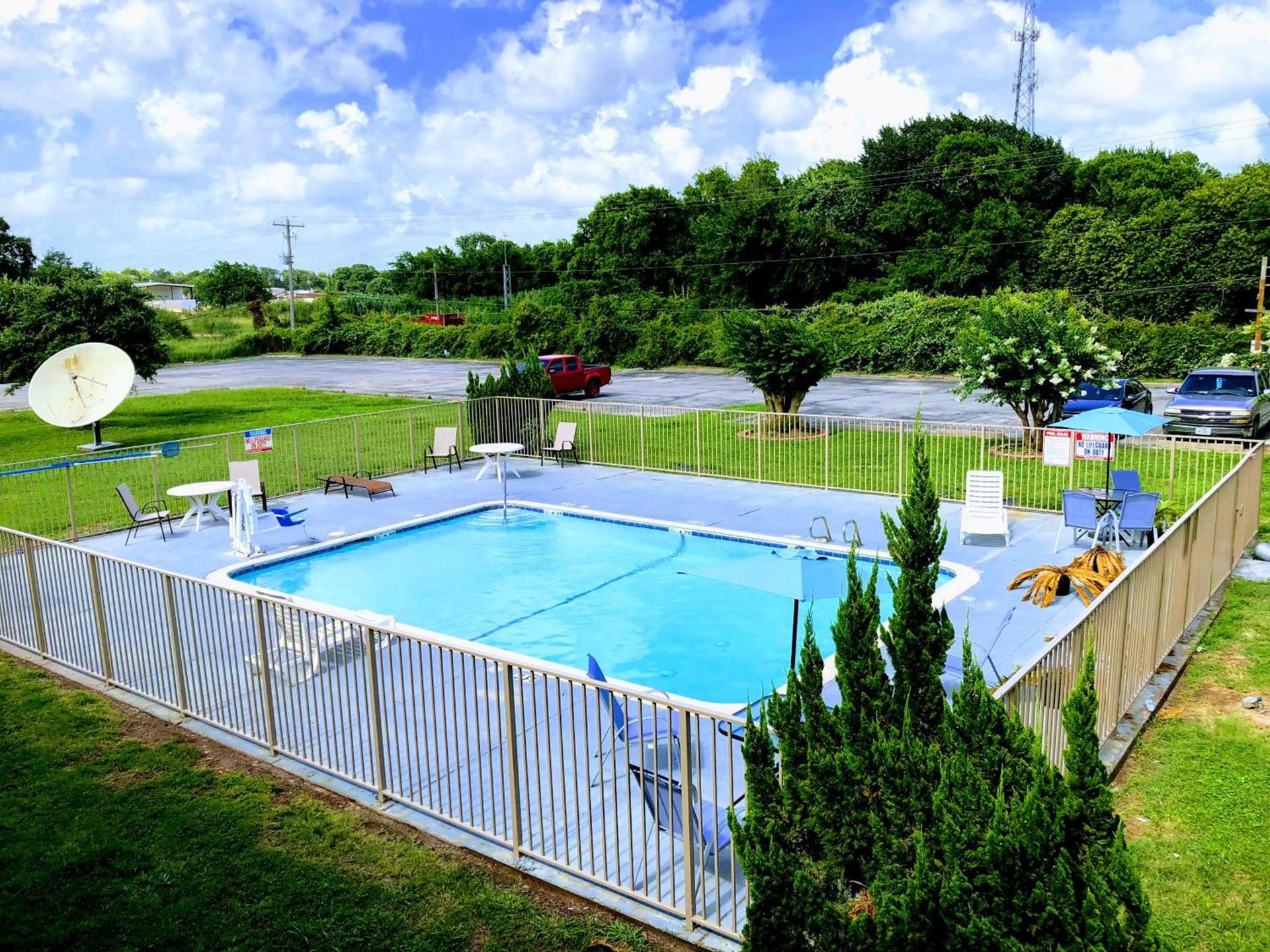 Motel 6-Clute, TX photo 19