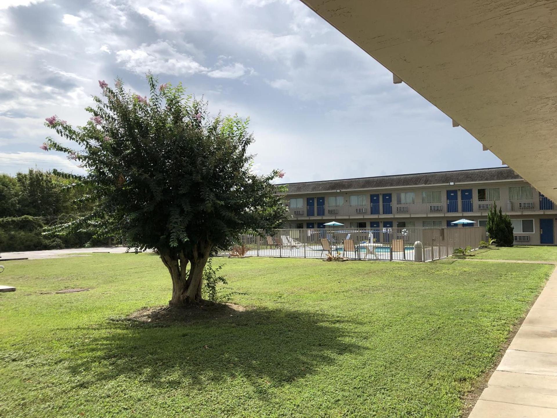 Motel 6-Clute, TX photo 24