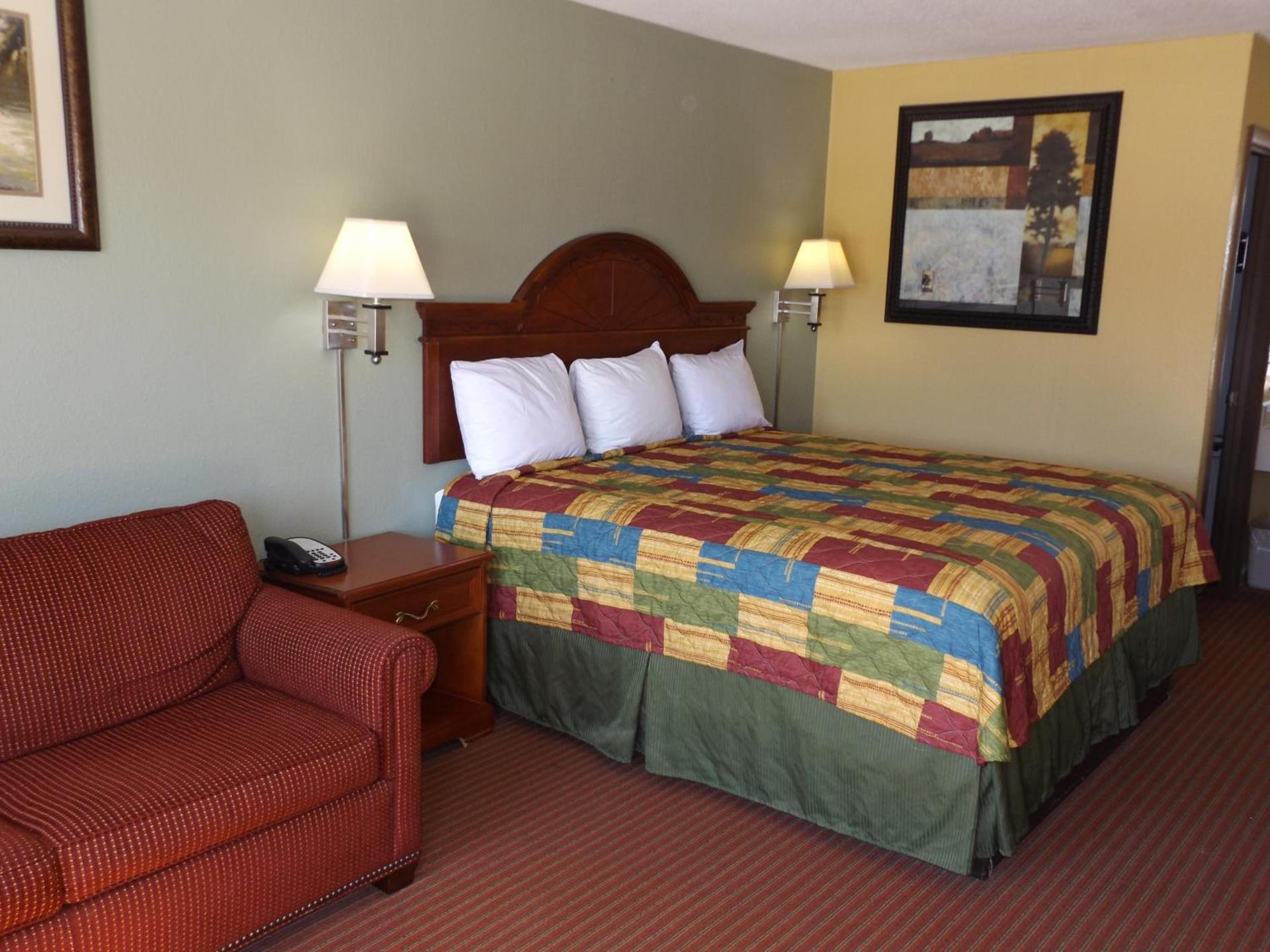 Regency Inn photo 13