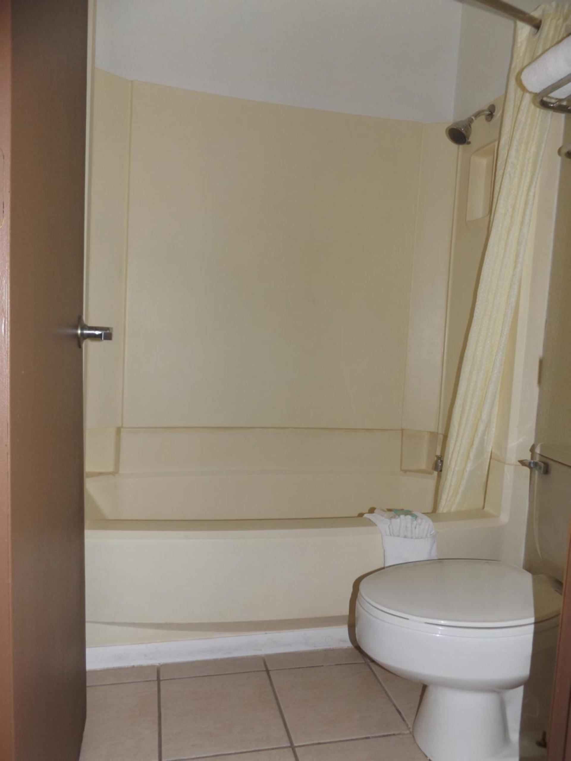 Regency Inn photo 16