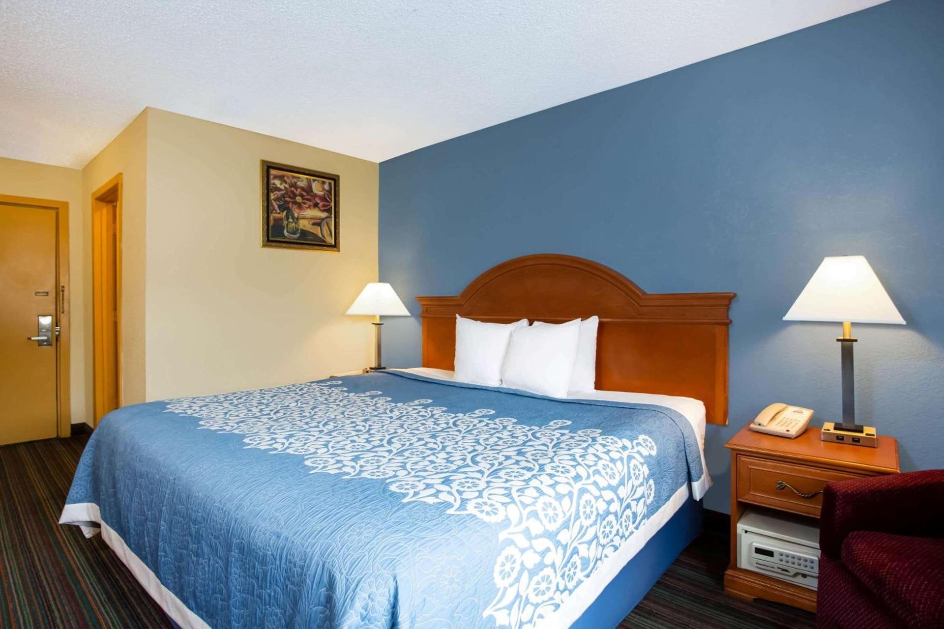 Days Inn by Wyndham Runnemede Philadelphia Area photo 10