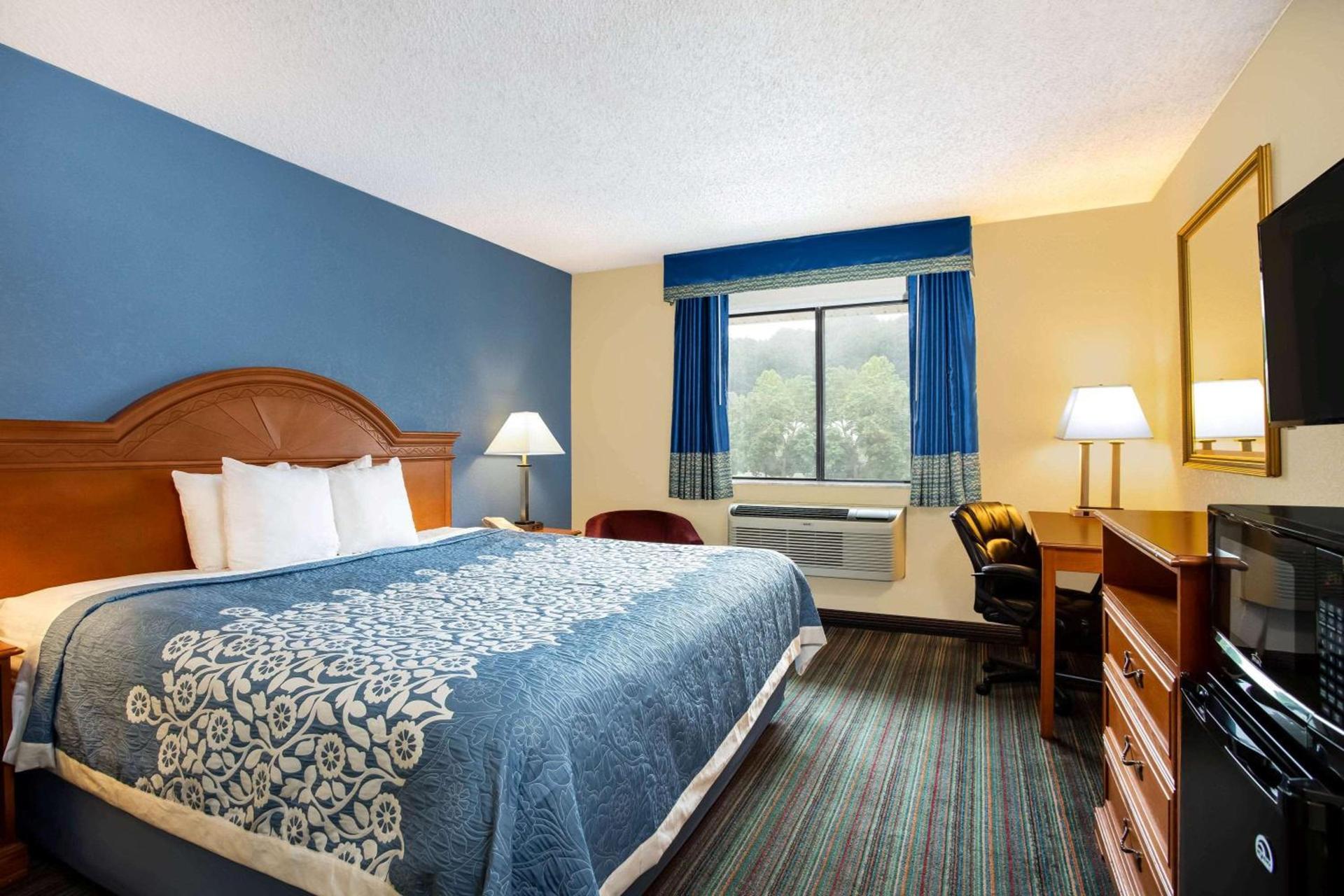 Days Inn by Wyndham Runnemede Philadelphia Area photo 9