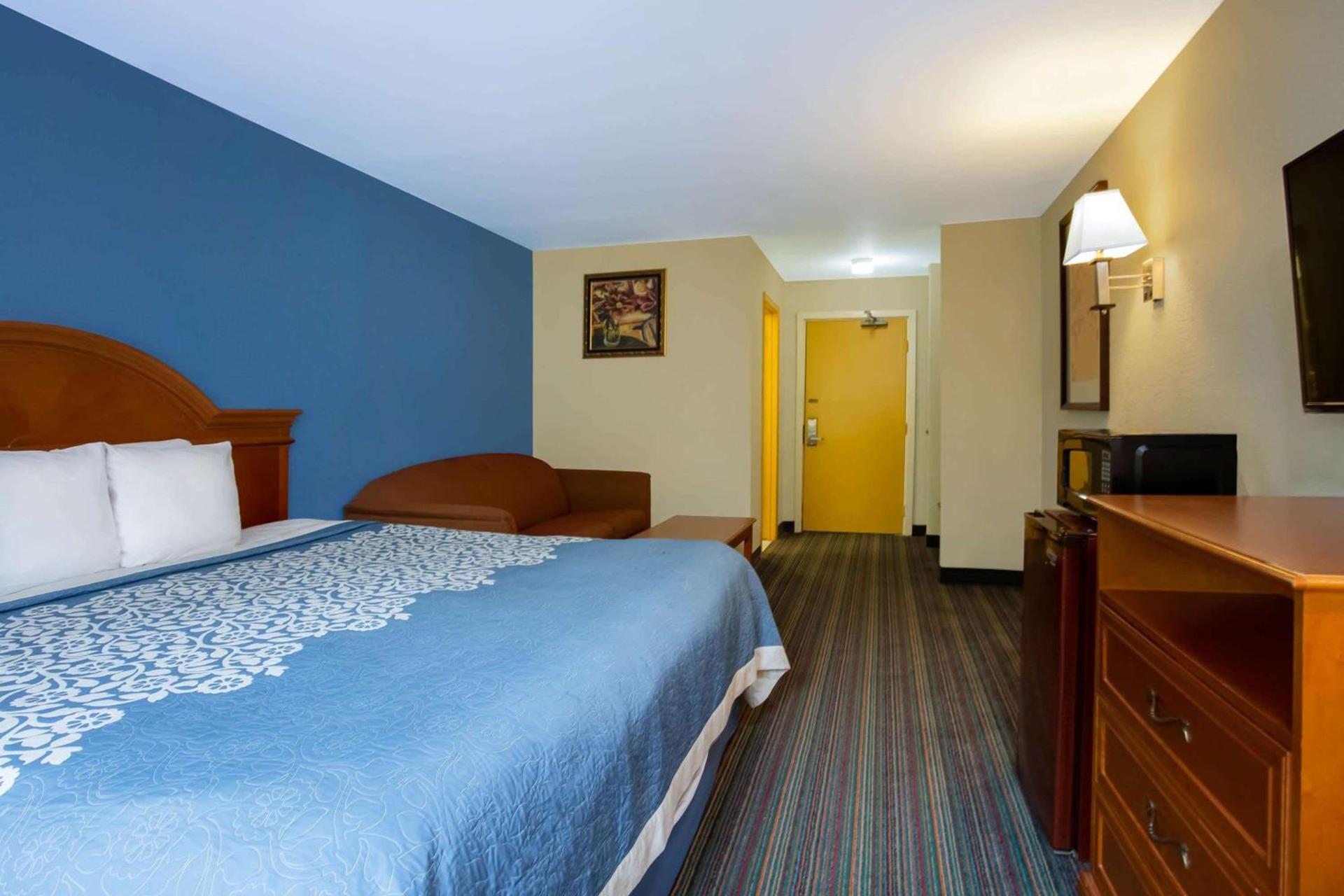 Days Inn by Wyndham Runnemede Philadelphia Area photo 12