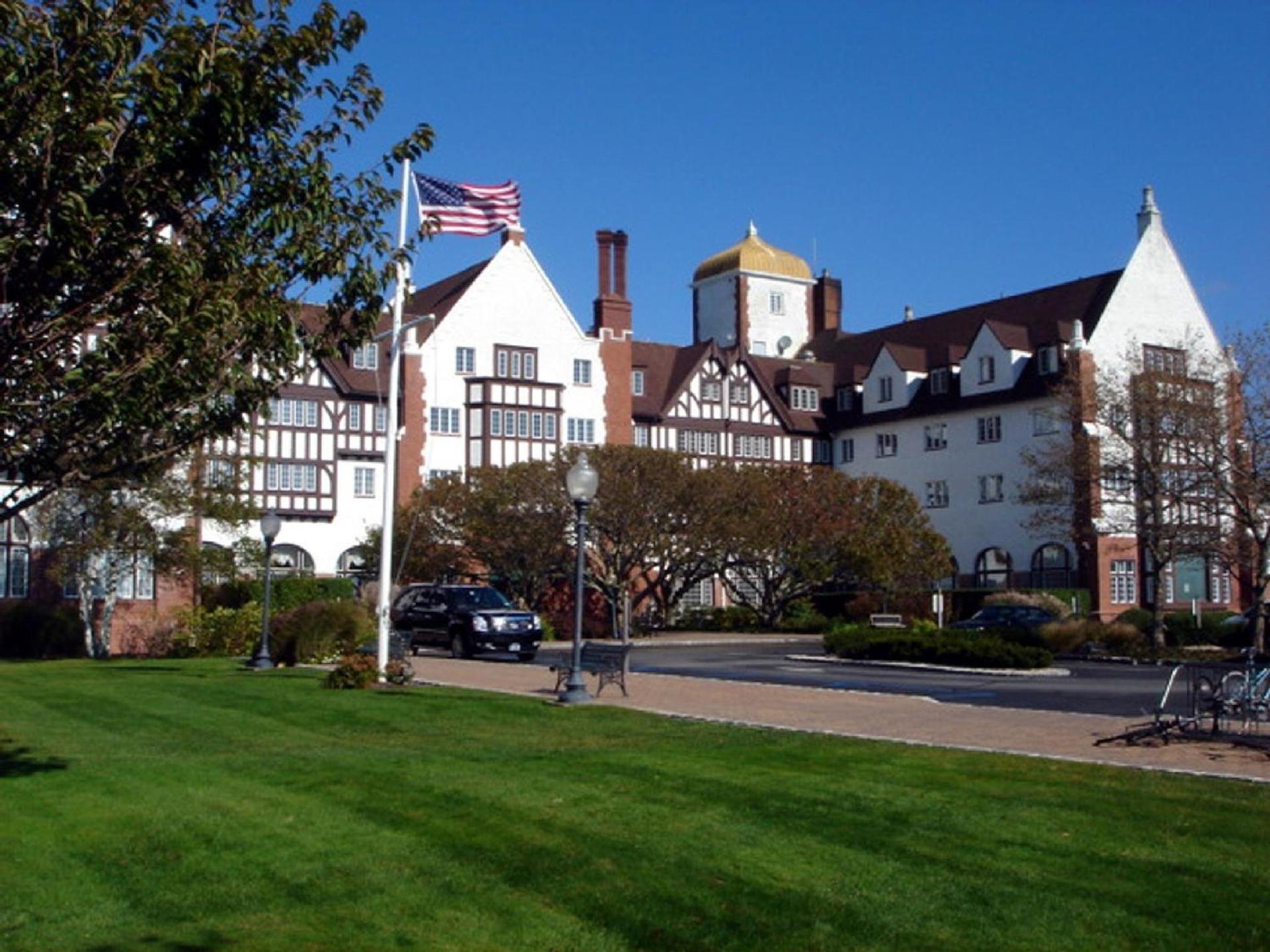 Montauk Manor photo 13