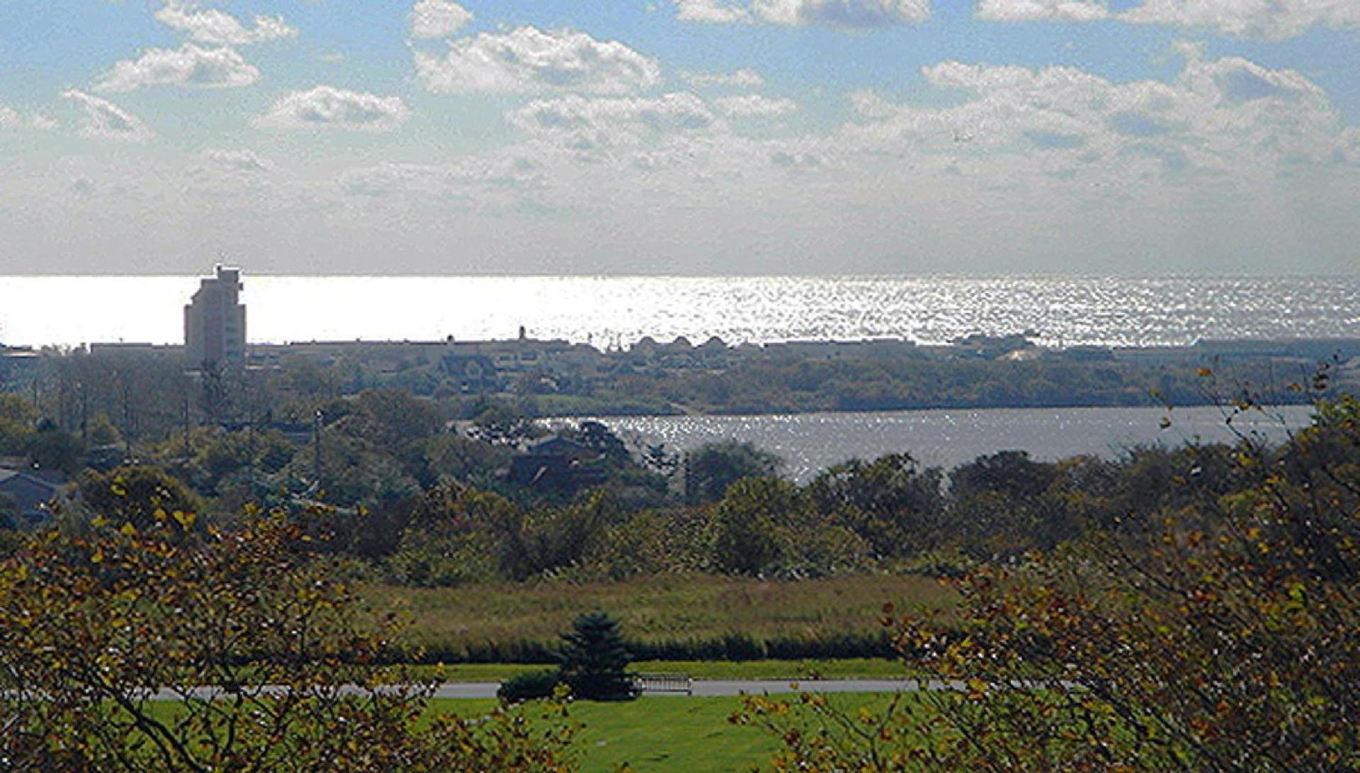 Montauk Manor photo 44