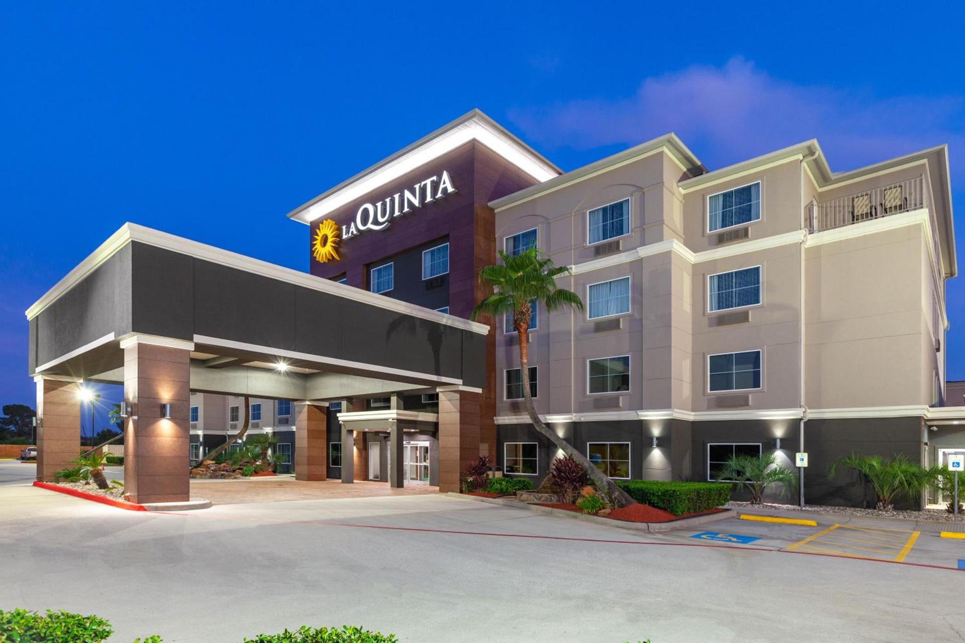 La Quinta by Wyndham Houston Channelview photo 5
