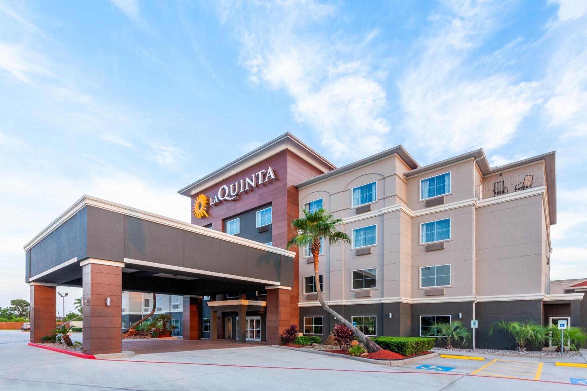 La Quinta by Wyndham Houston Channelview photo 2