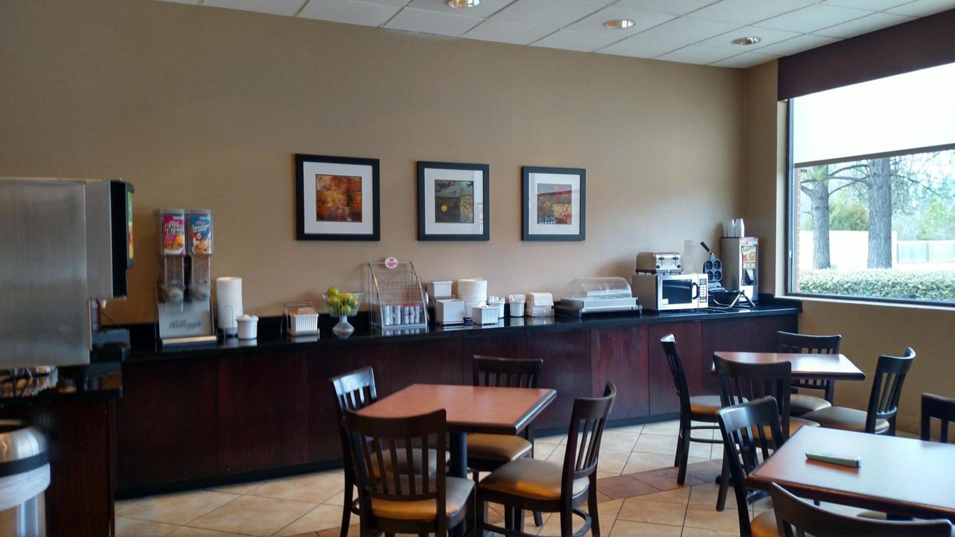 Super 8 by Wyndham Atoka photo 32