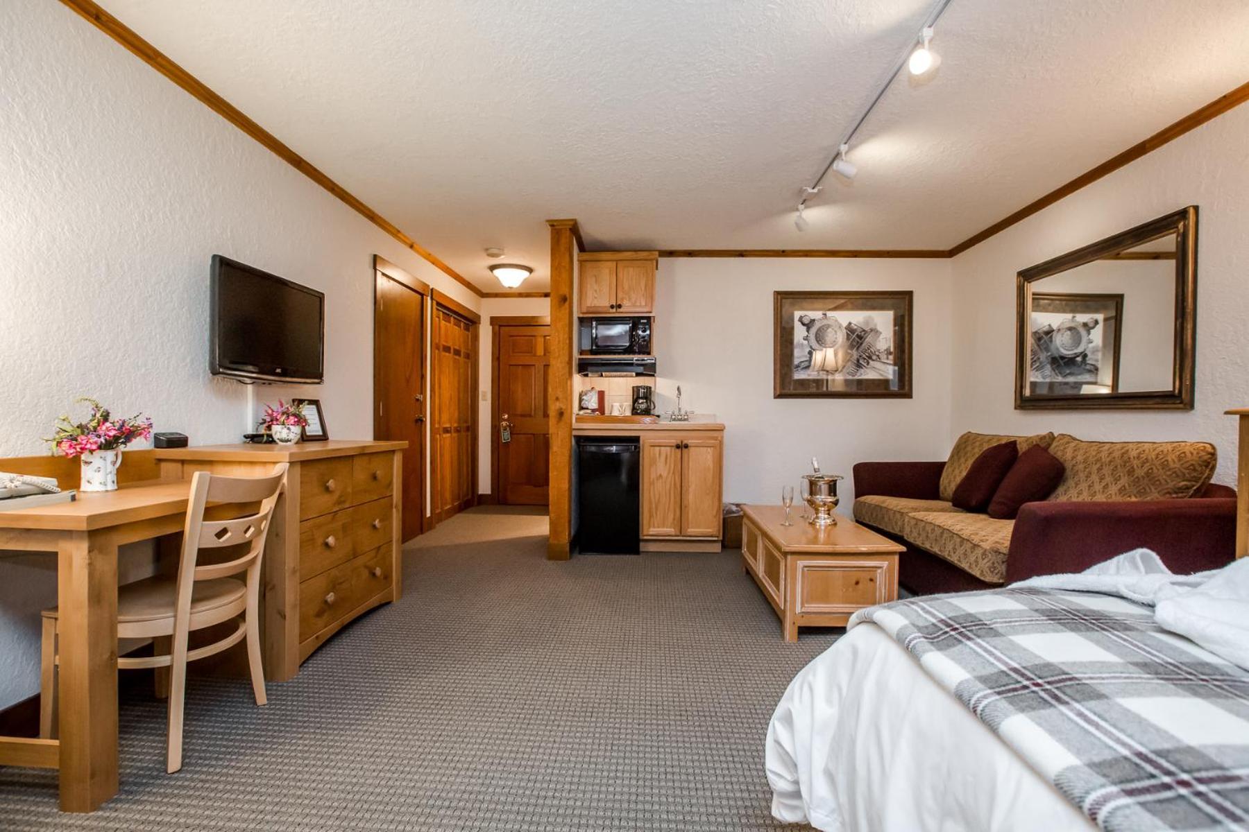 Kandahar Lodge at Whitefish Mountain Resort photo 10