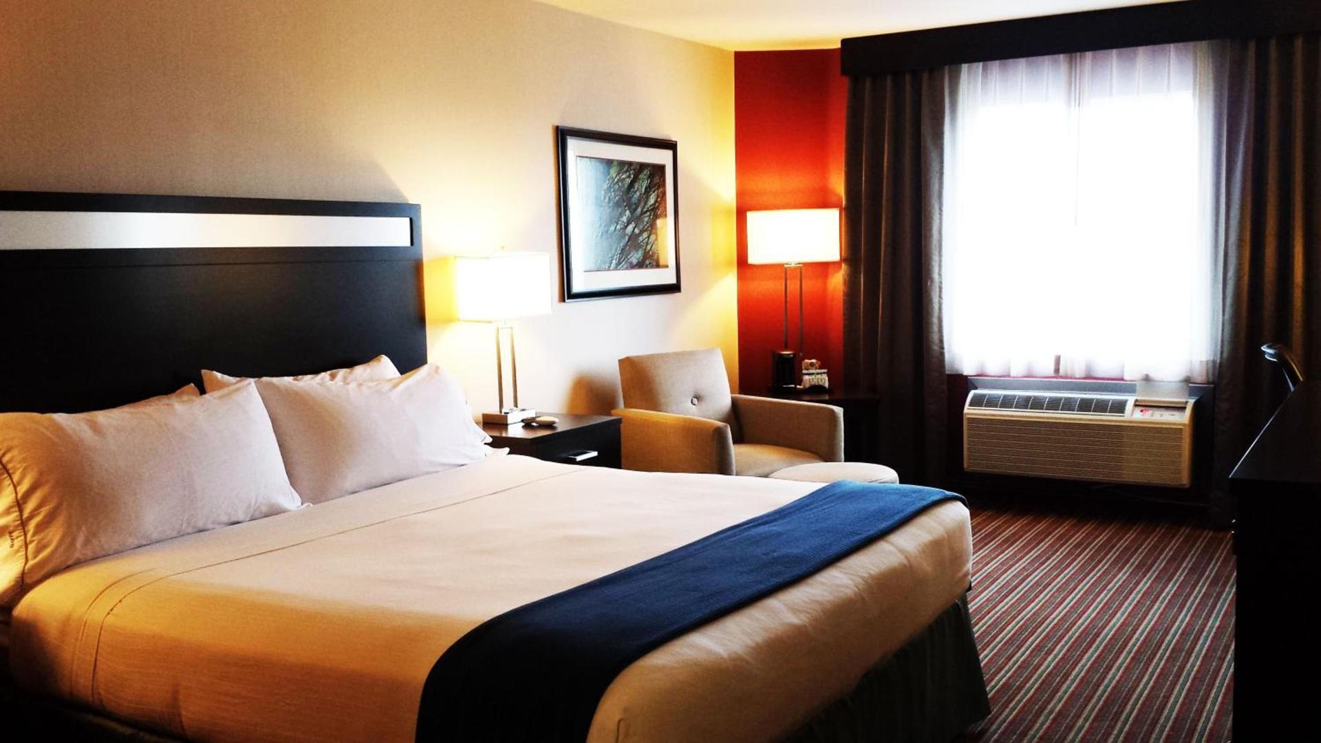 Holiday Inn Express Bakersfield by IHG photo 16