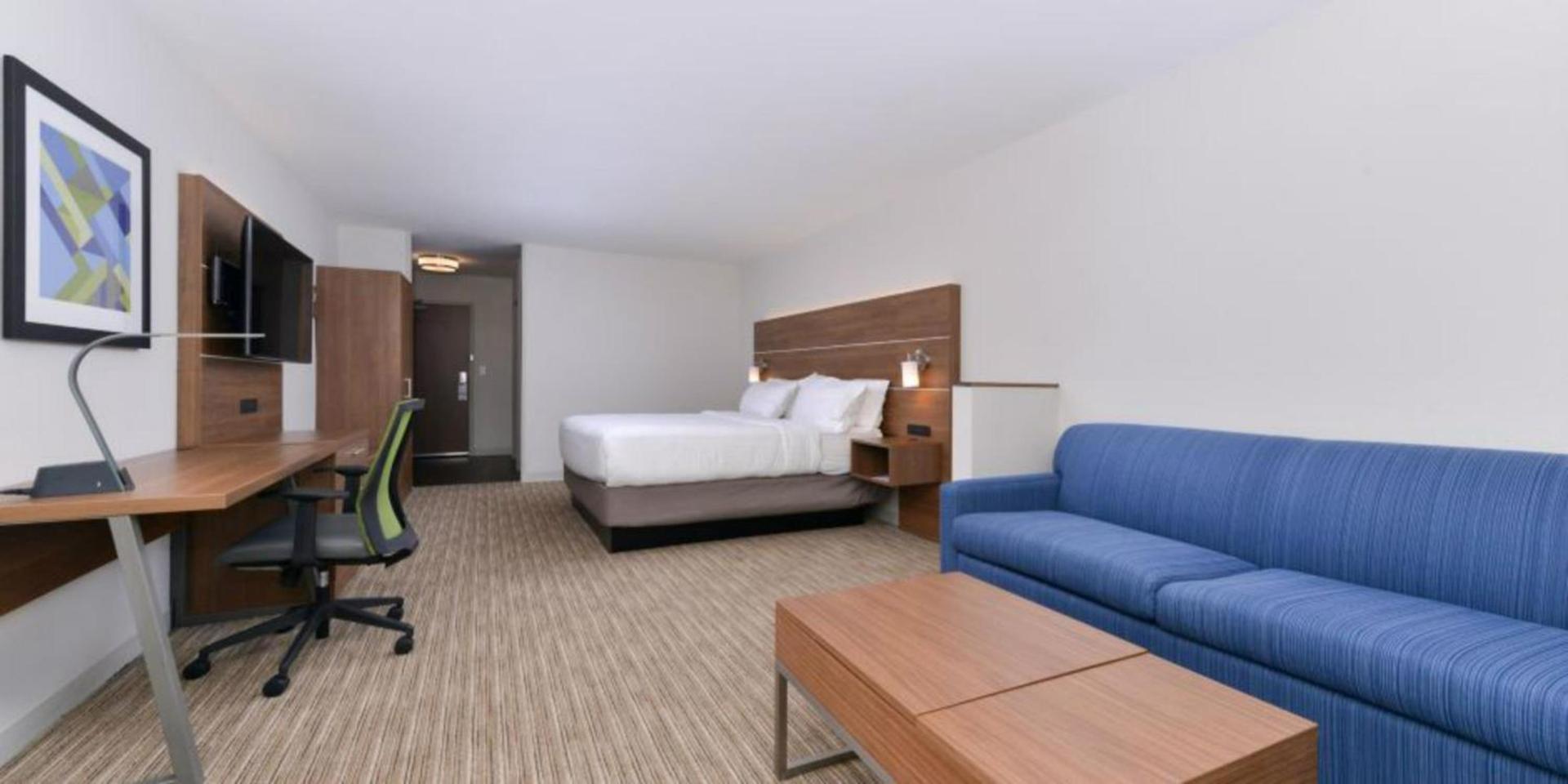 Holiday Inn Express - Alliance by IHG photo 35