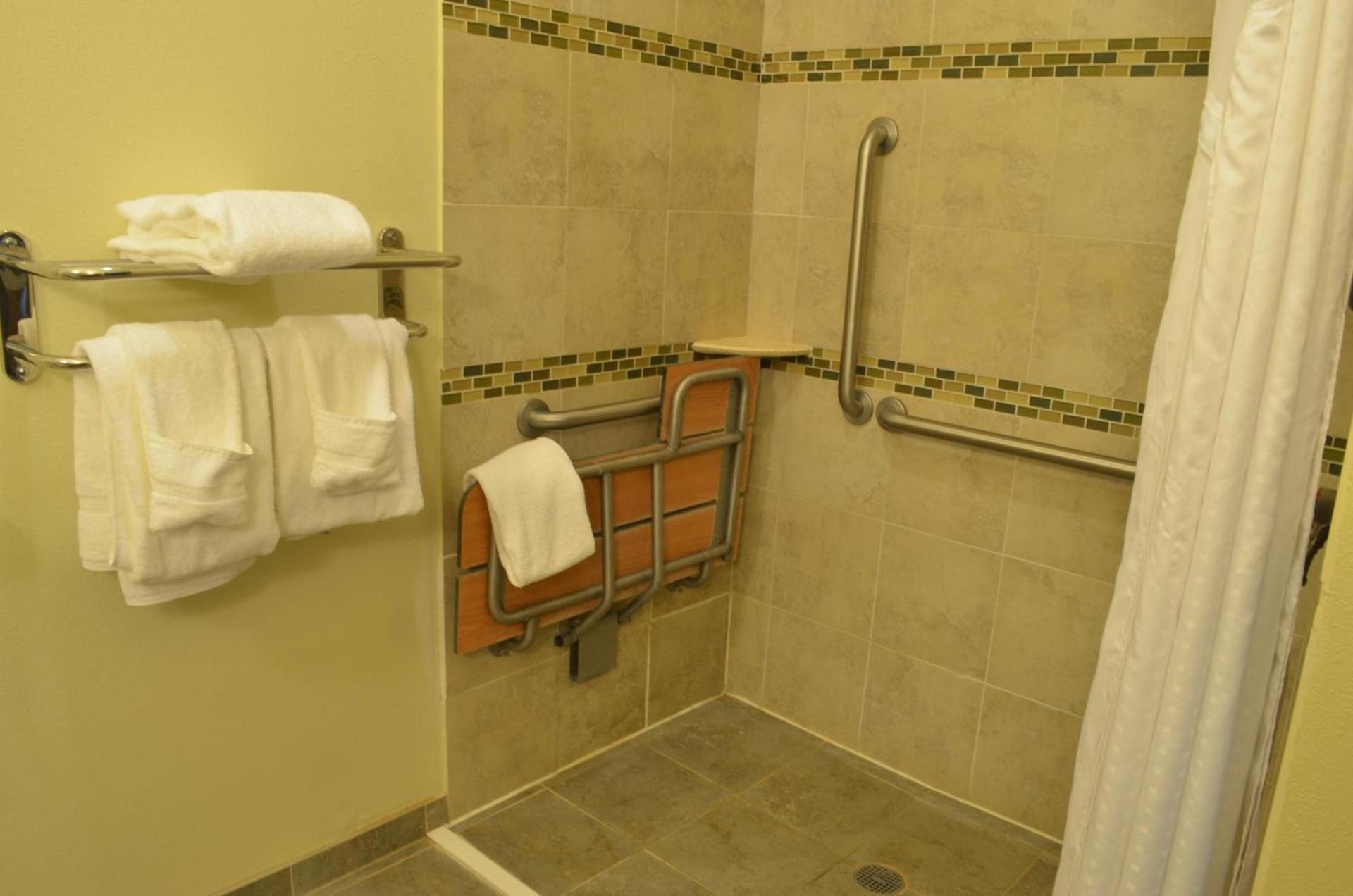 Holiday Inn Express- Waterloo/Cedar Falls by IHG photo 34