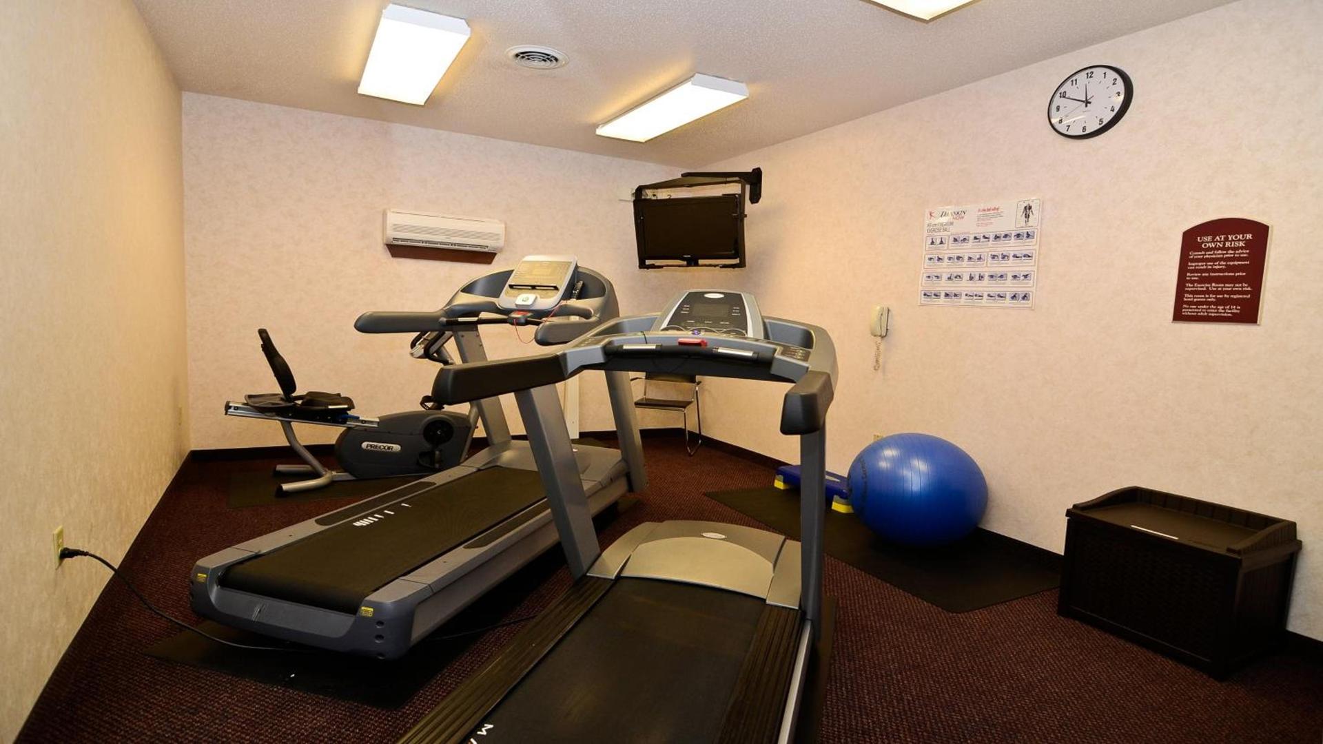 Holiday Inn Express Hotel & Suites Fort Atkinson by IHG photo 2