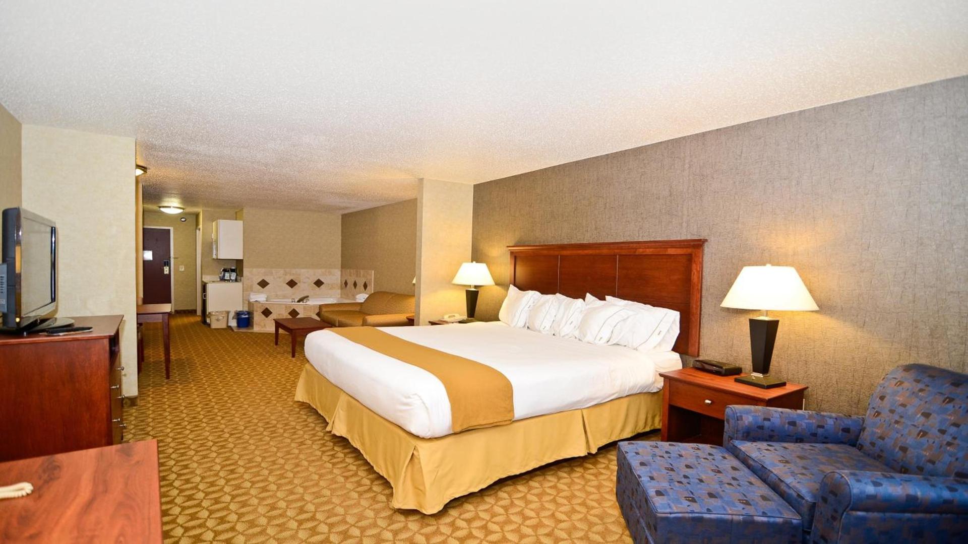 Holiday Inn Express Hotel & Suites Fort Atkinson by IHG photo 17