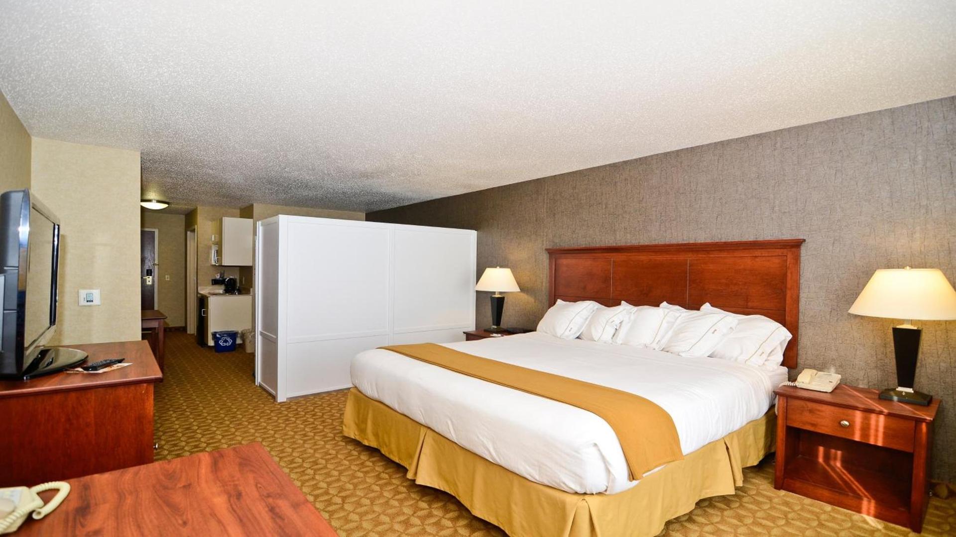 Holiday Inn Express Hotel & Suites Fort Atkinson by IHG photo 15