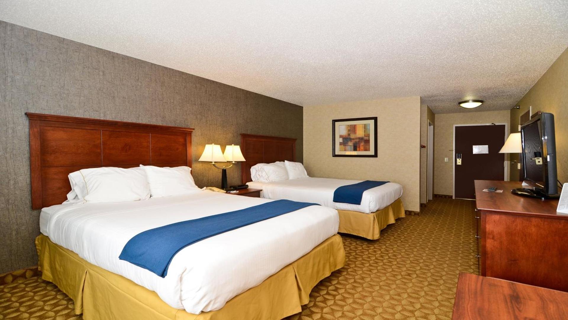 Holiday Inn Express Hotel & Suites Fort Atkinson by IHG photo 16