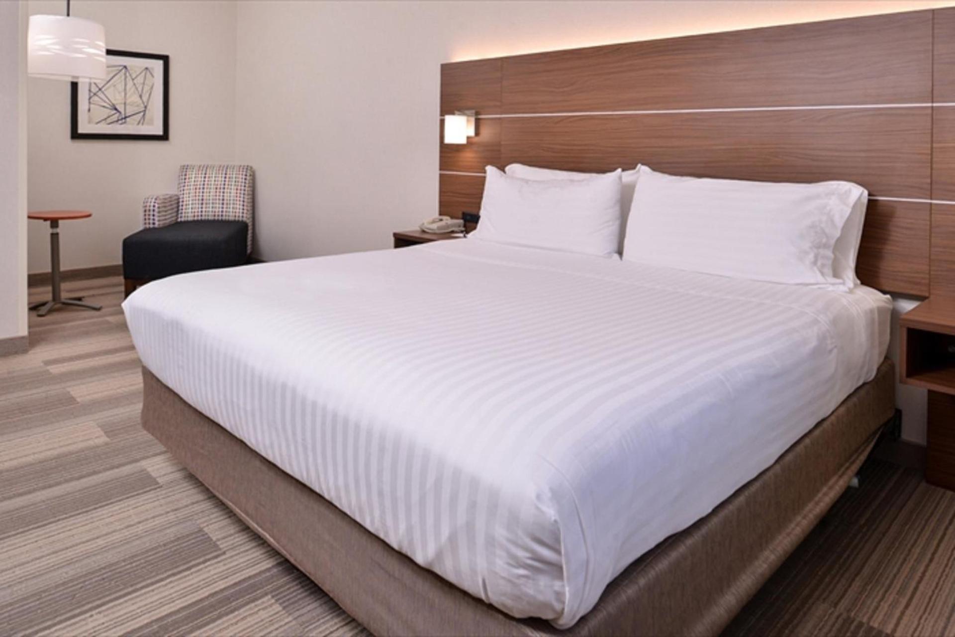 Holiday Inn Express & Suites Albany by IHG photo 25