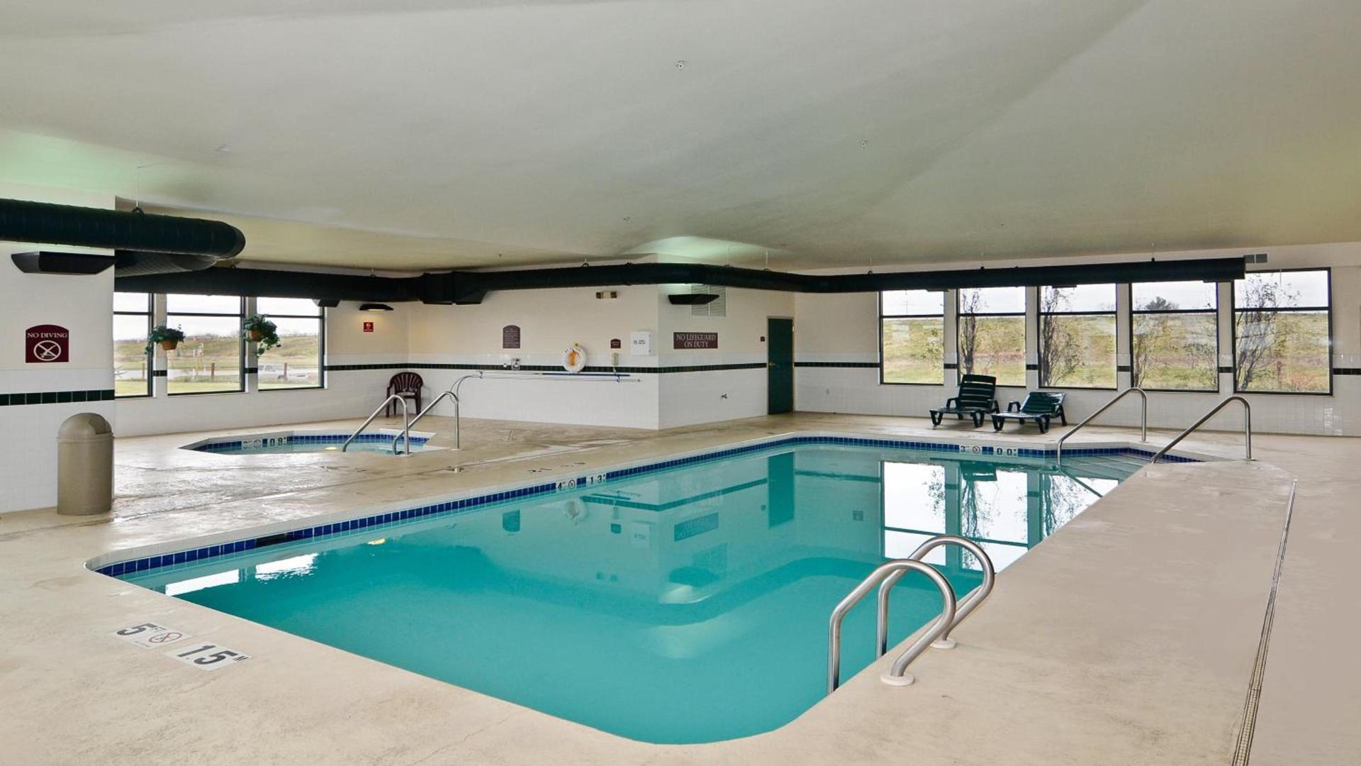 Holiday Inn Express Hotel & Suites Fort Atkinson by IHG photo 30