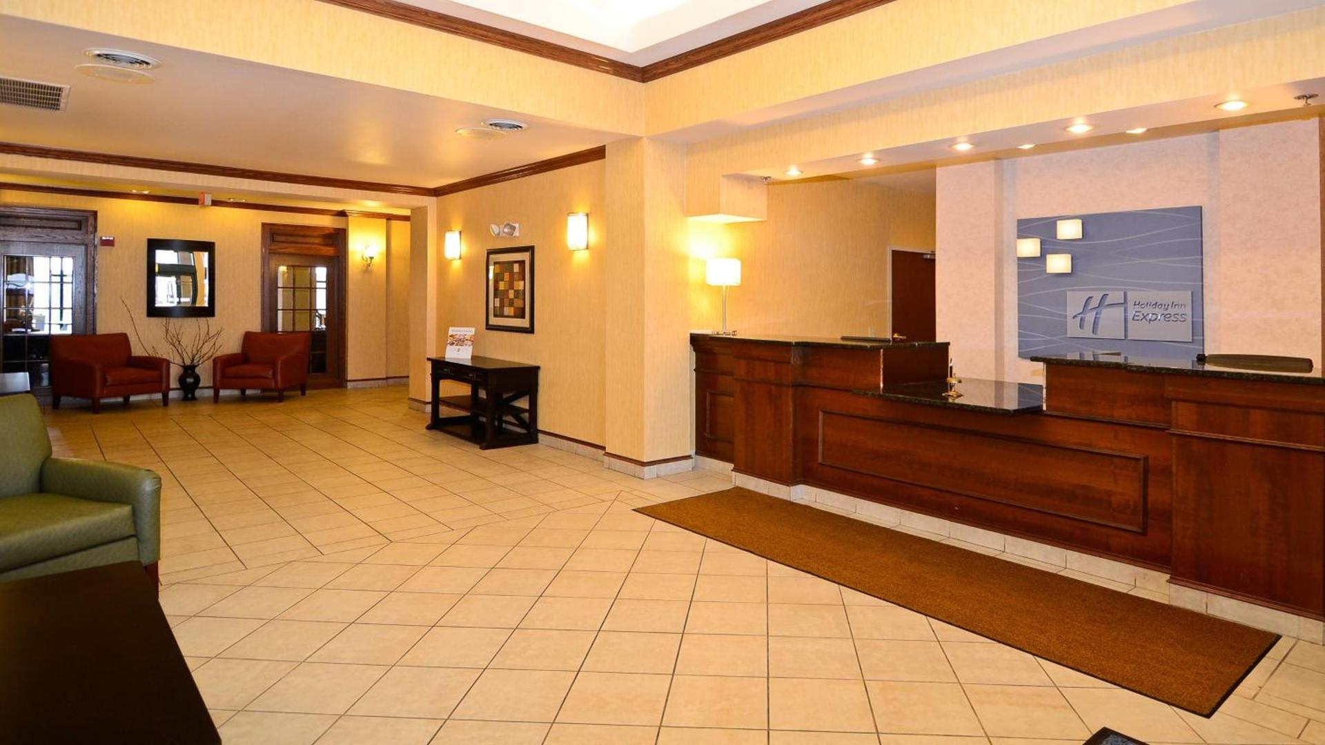 Holiday Inn Express Hotel & Suites Fort Atkinson by IHG photo 6