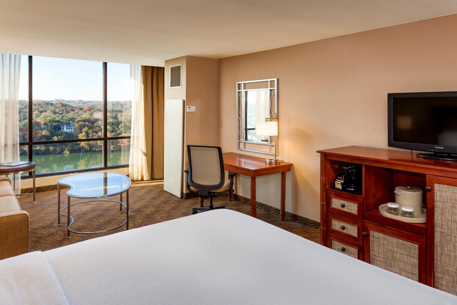 Holiday Inn Austin -Town Lake by IHG photo 23