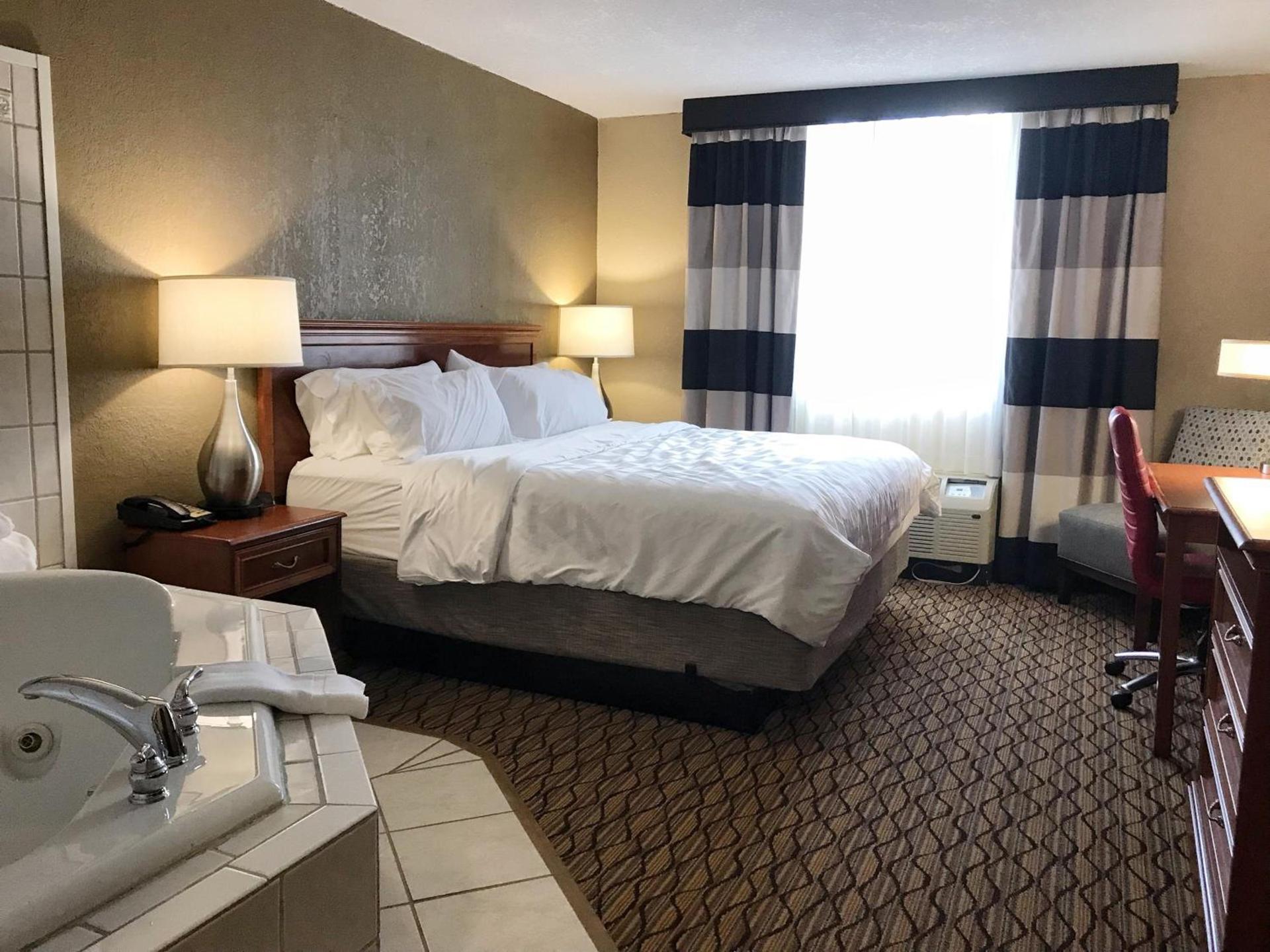 Alexandria Hotel & Conference Center photo 37