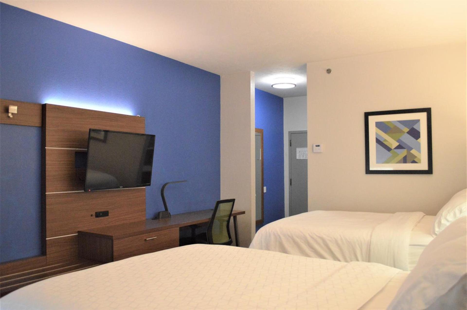 Holiday Inn Express & Suites Batesville by IHG photo 45