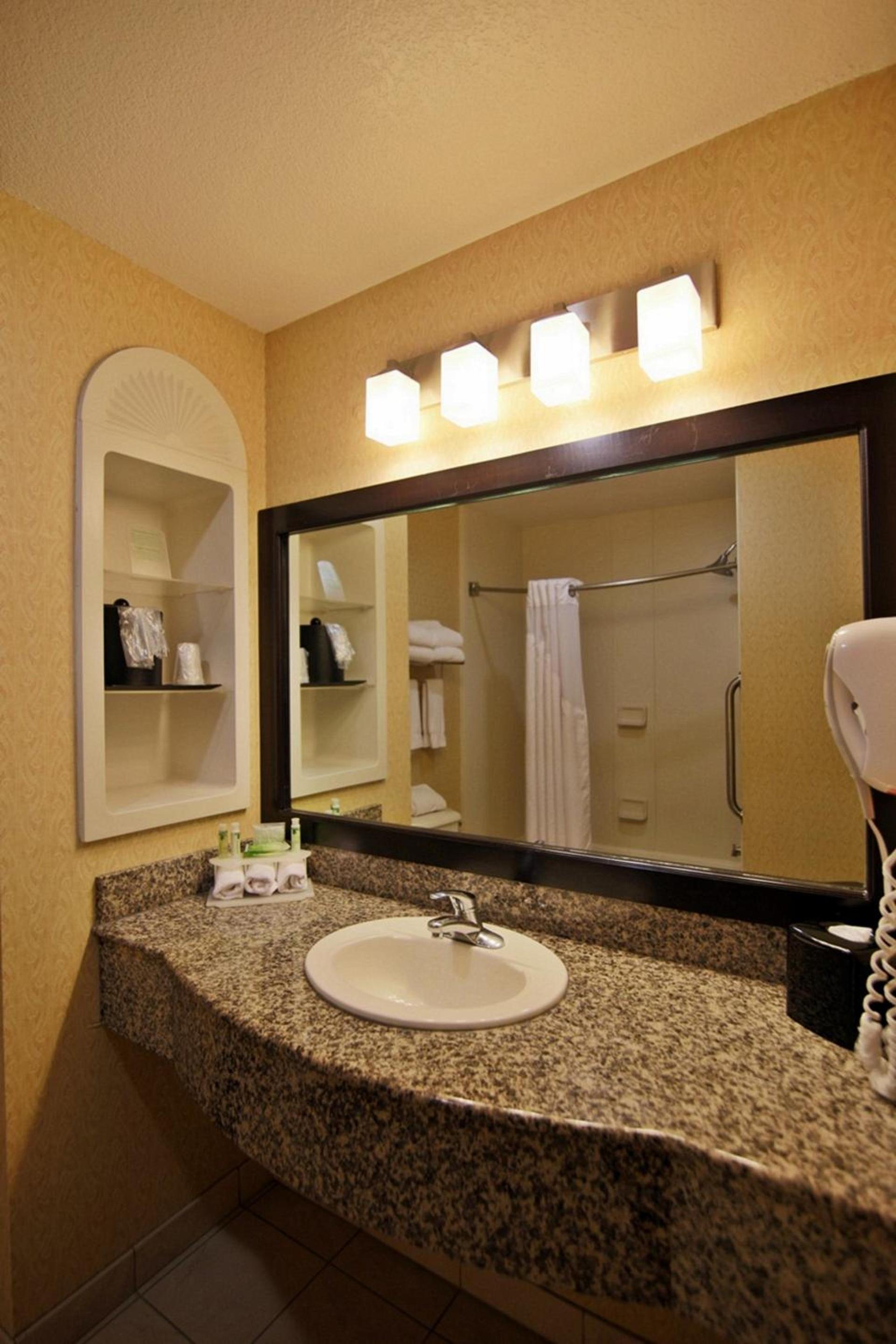 Hampton Inn & Suites Cathedral City photo 39
