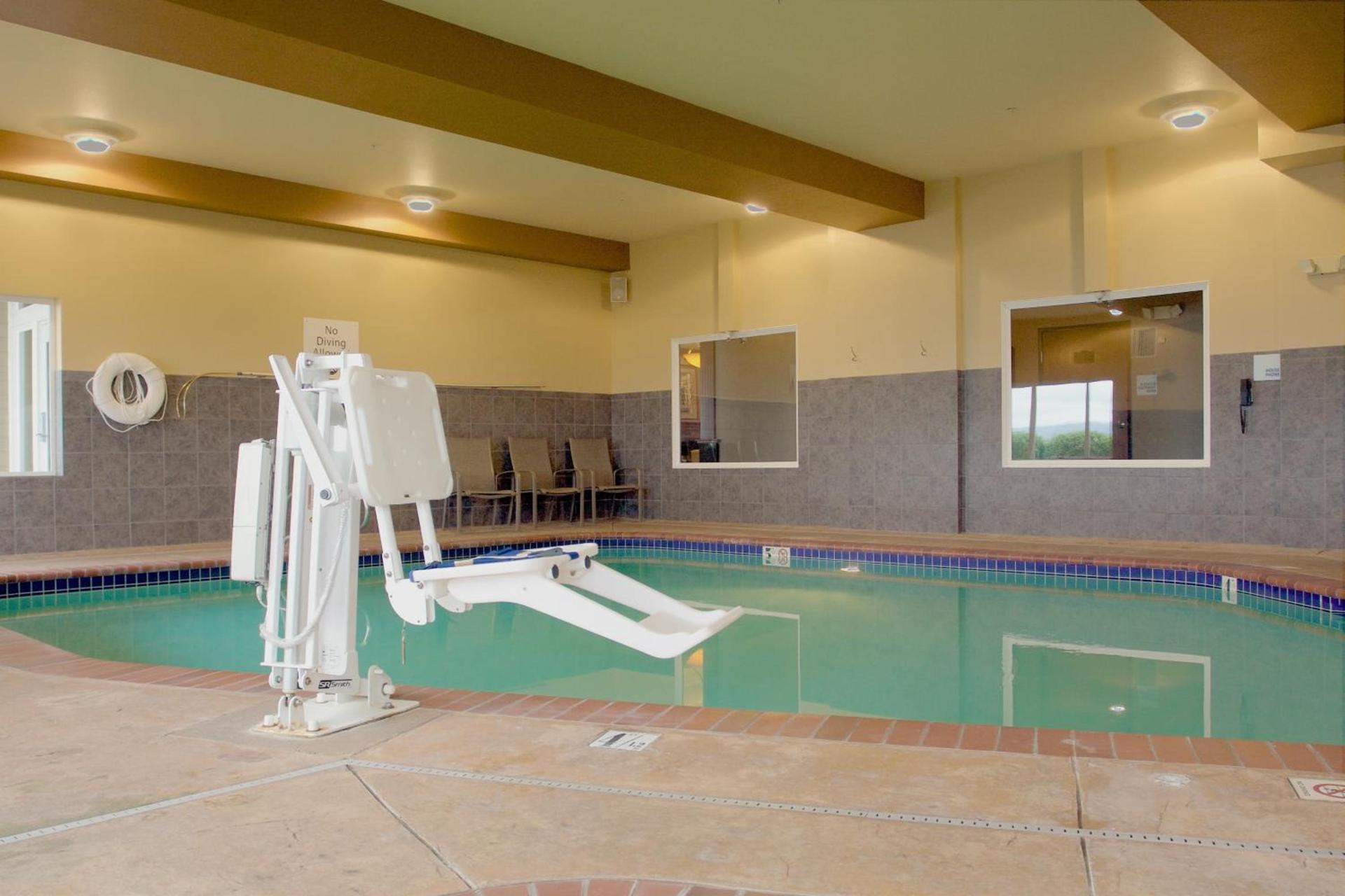 Holiday Inn Express Hotel & Suites Astoria by IHG photo 15