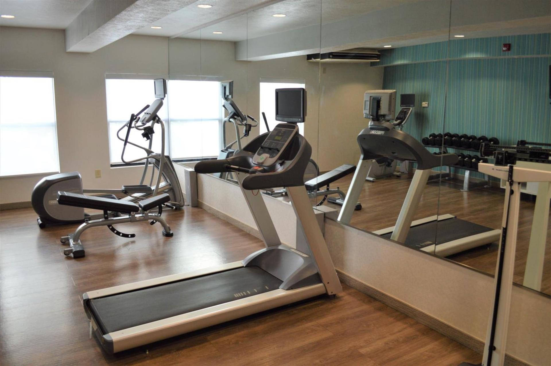 Holiday Inn Express & Suites Batesville by IHG photo 40