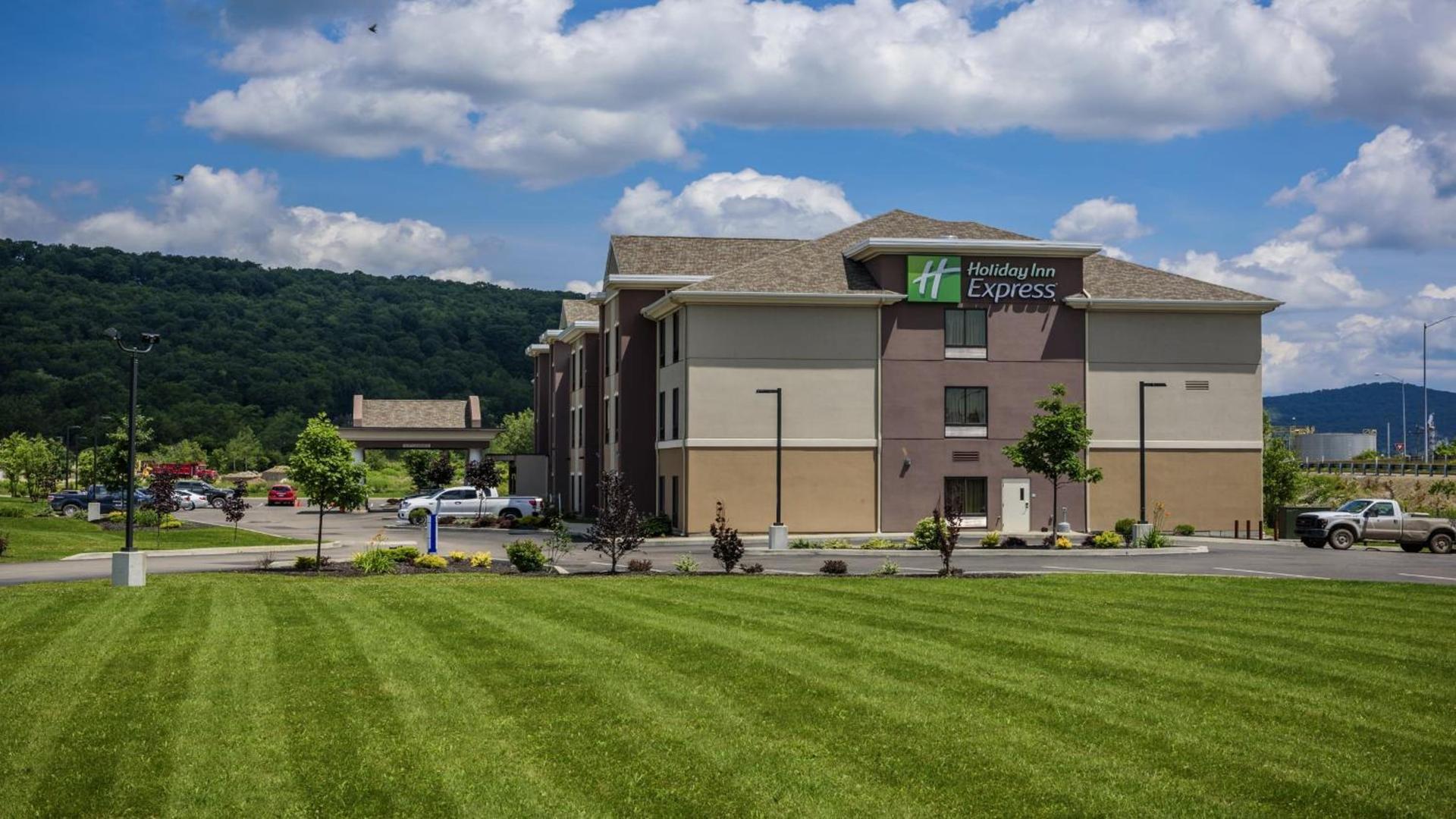 Holiday Inn Express and Suites - Bradford by IHG photo 27