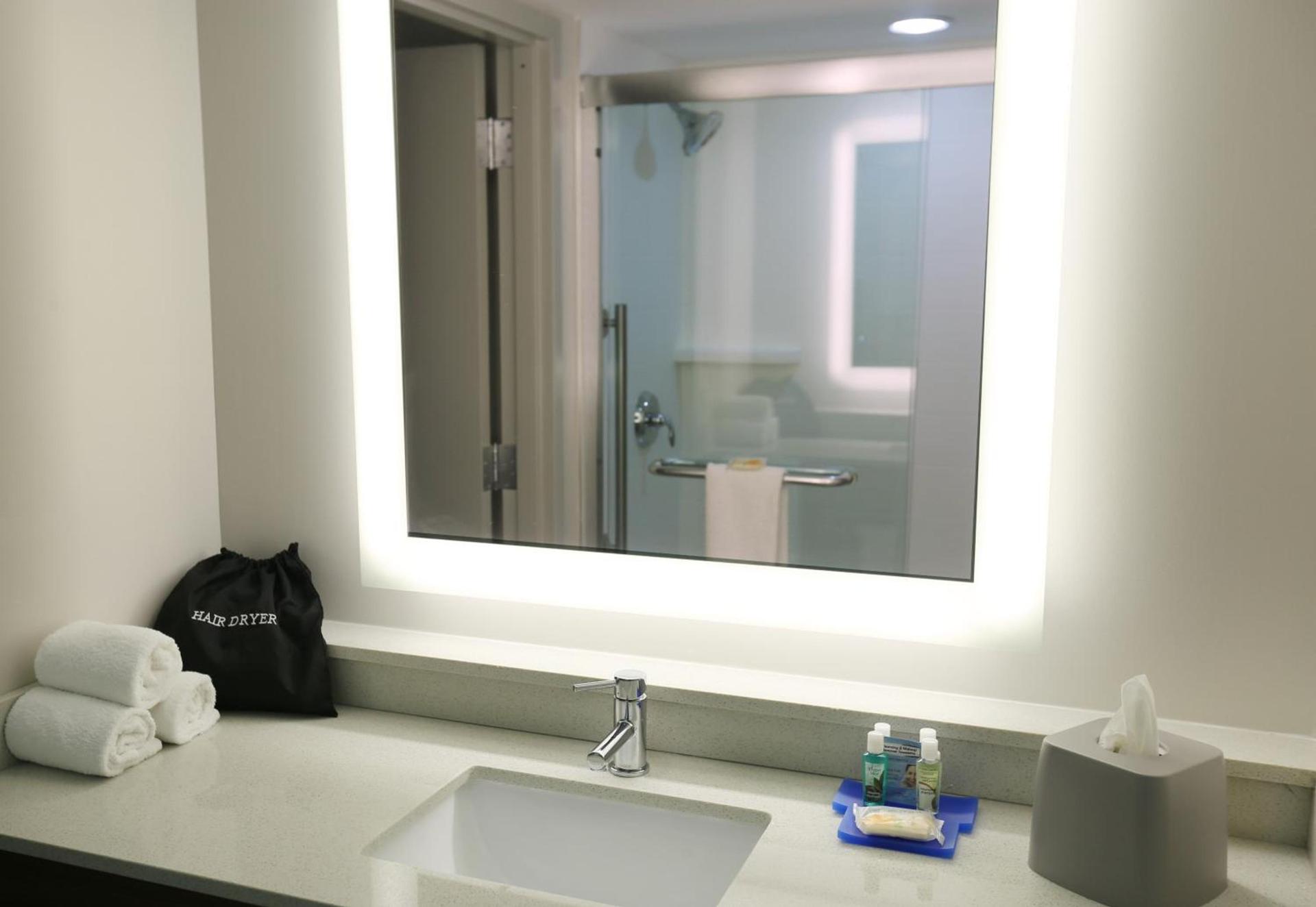 Holiday Inn Express - Biloxi - Beach Blvd by IHG photo 30